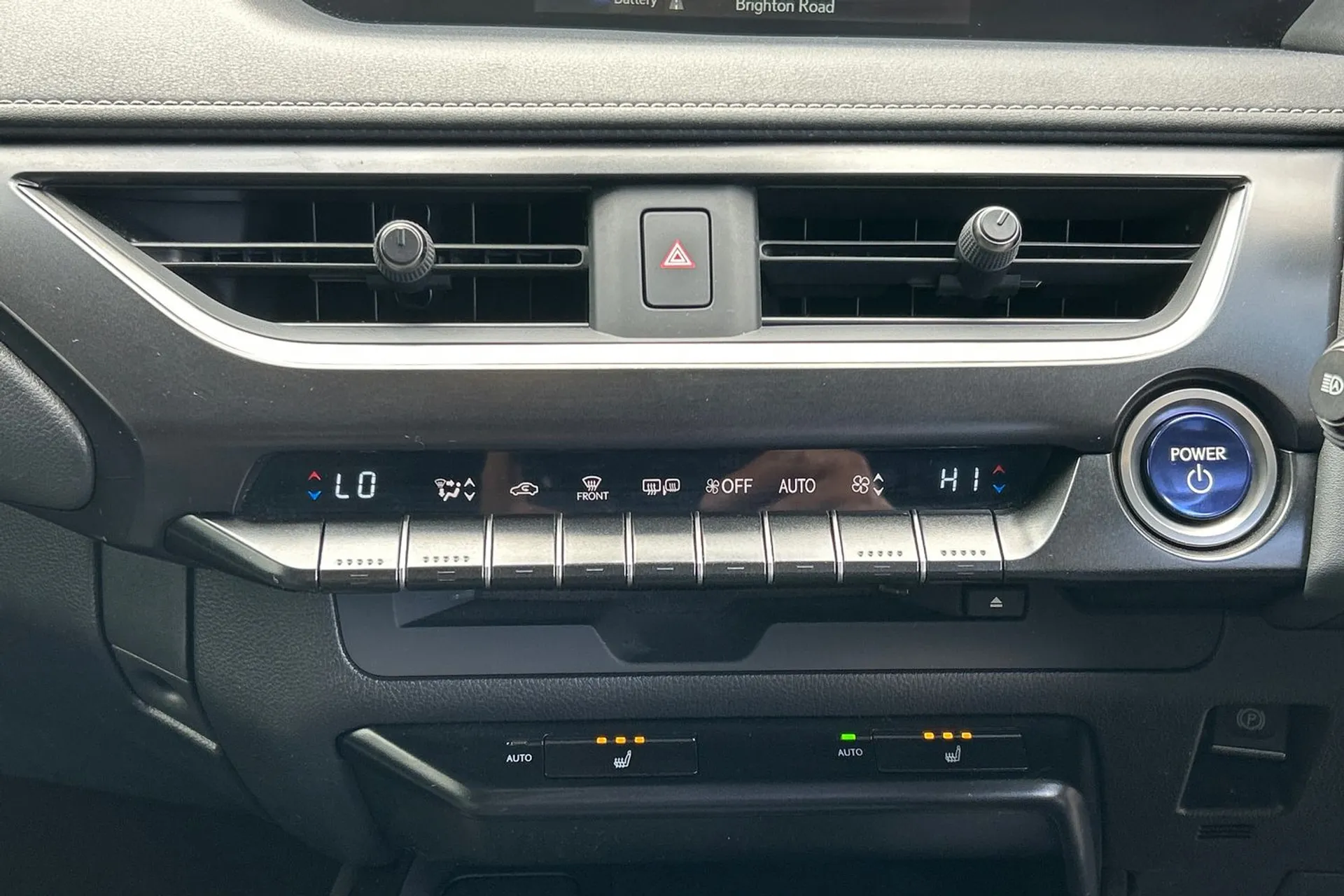 LEXUS UX thumbnail image number 44