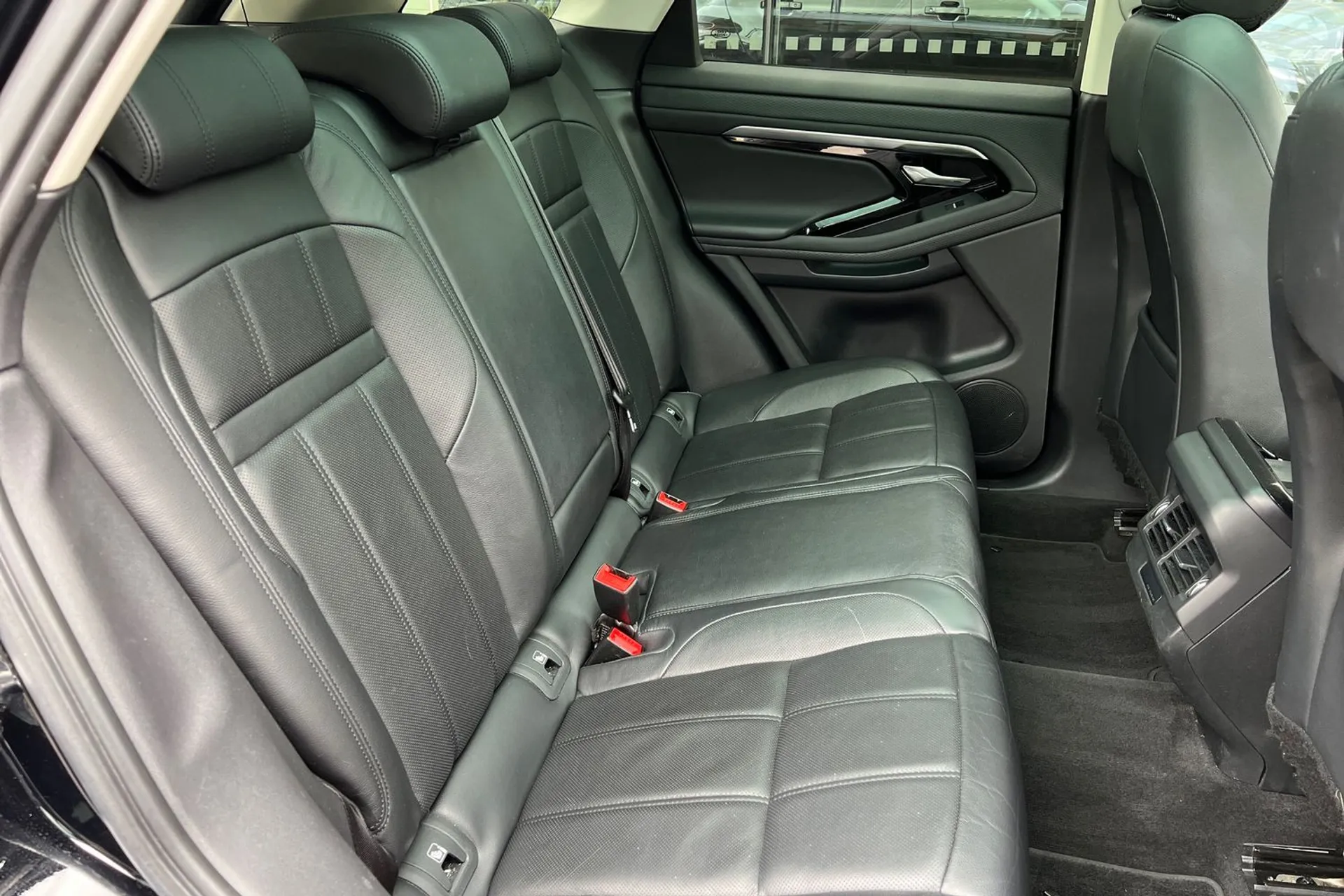 LAND ROVER RANGE ROVER EVOQUE thumbnail image number 37