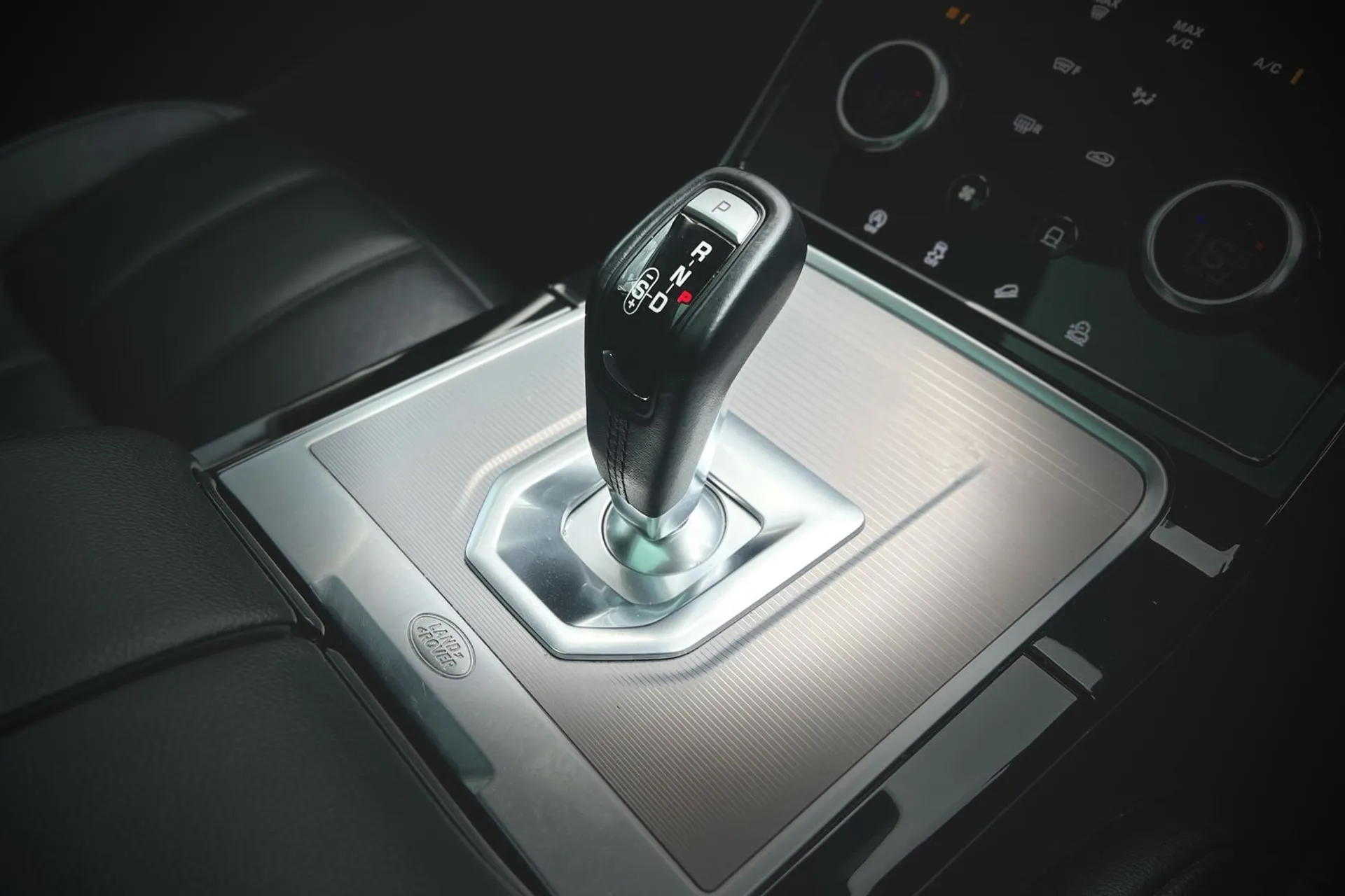 LAND ROVER RANGE ROVER EVOQUE thumbnail image number 26