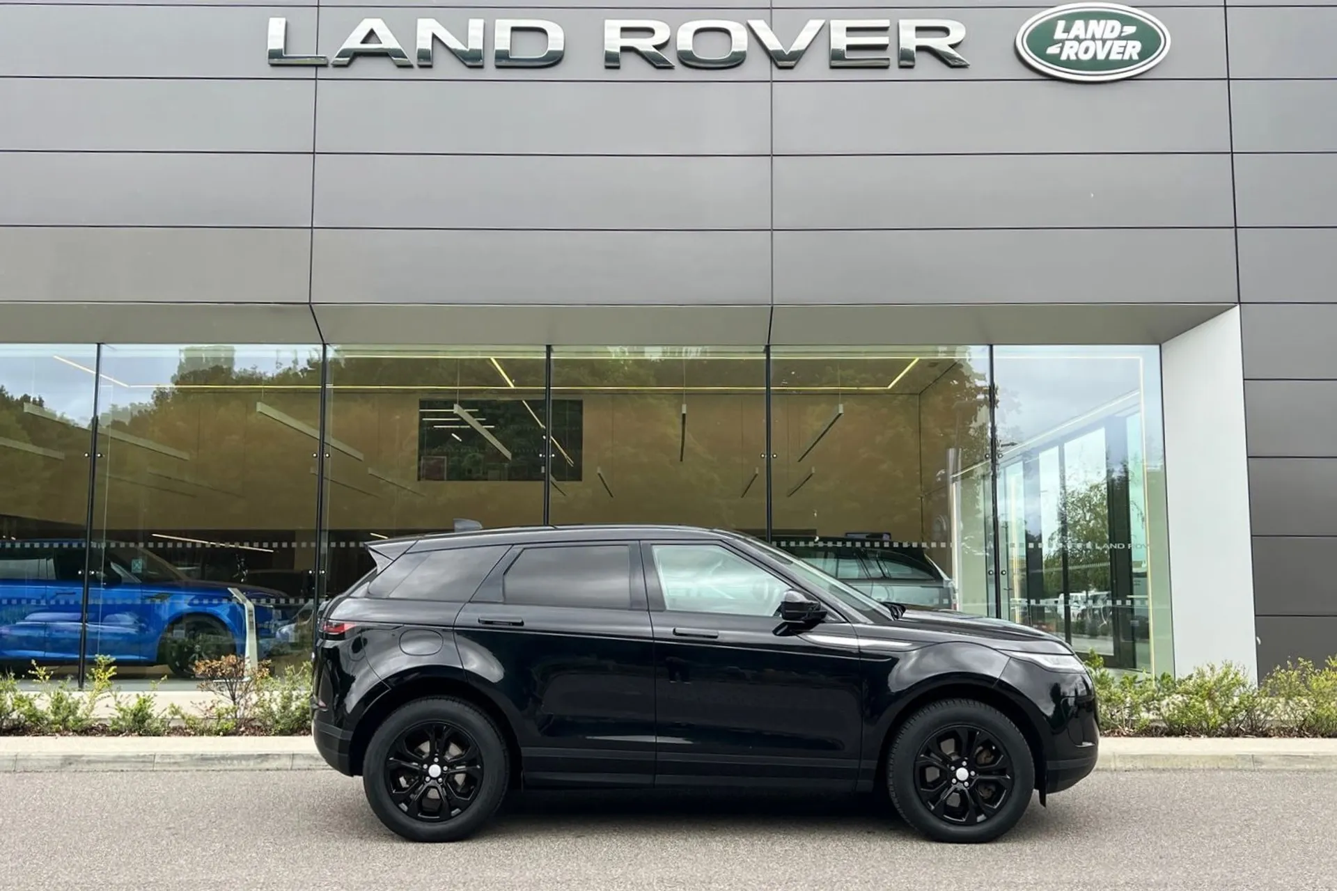LAND ROVER RANGE ROVER EVOQUE thumbnail image number 2