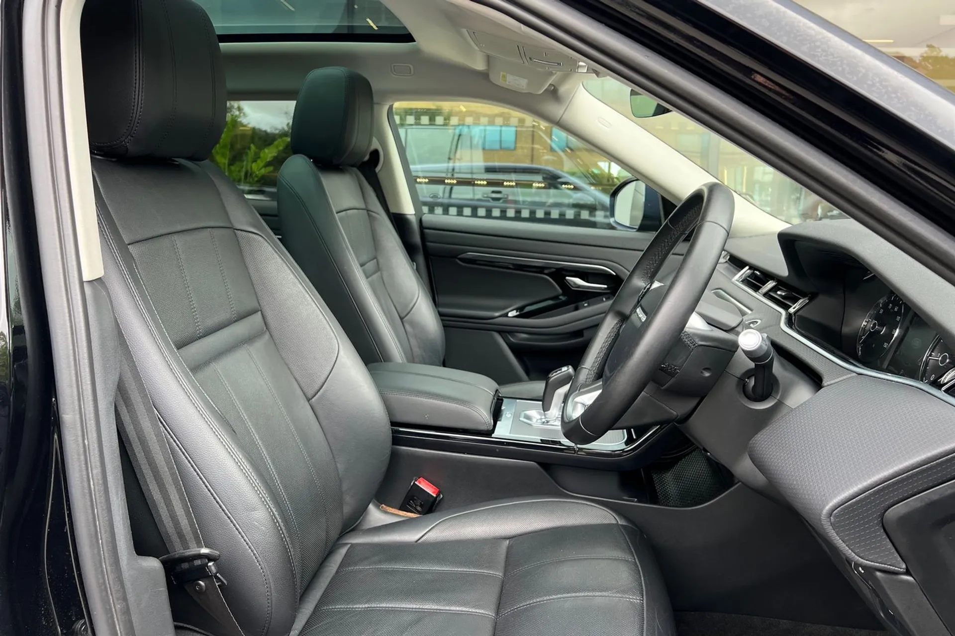 LAND ROVER RANGE ROVER EVOQUE thumbnail image number 44
