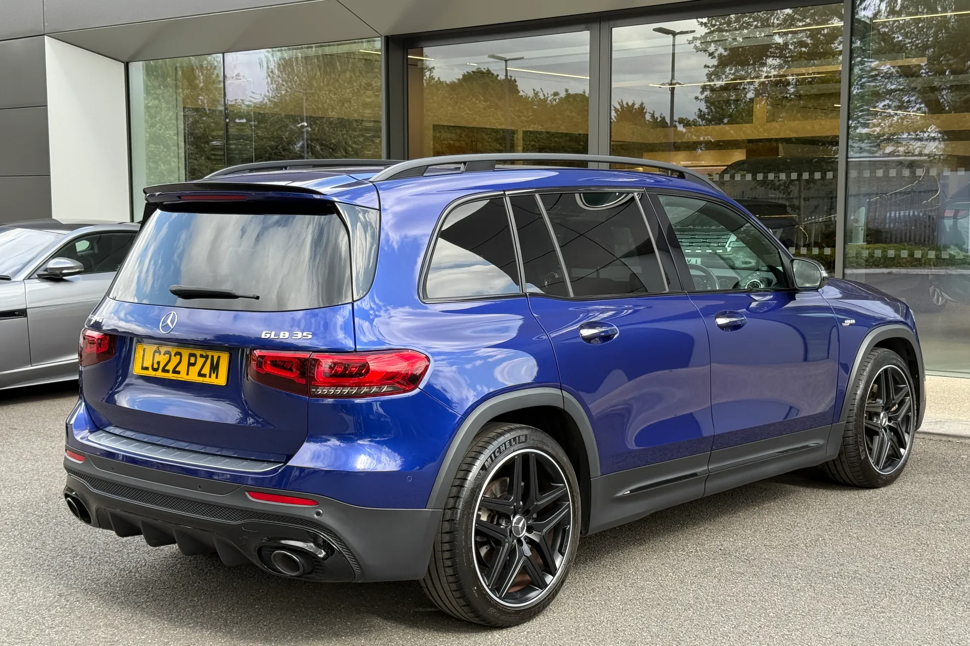 MERCEDES-BENZ GLB thumbnail image number 19