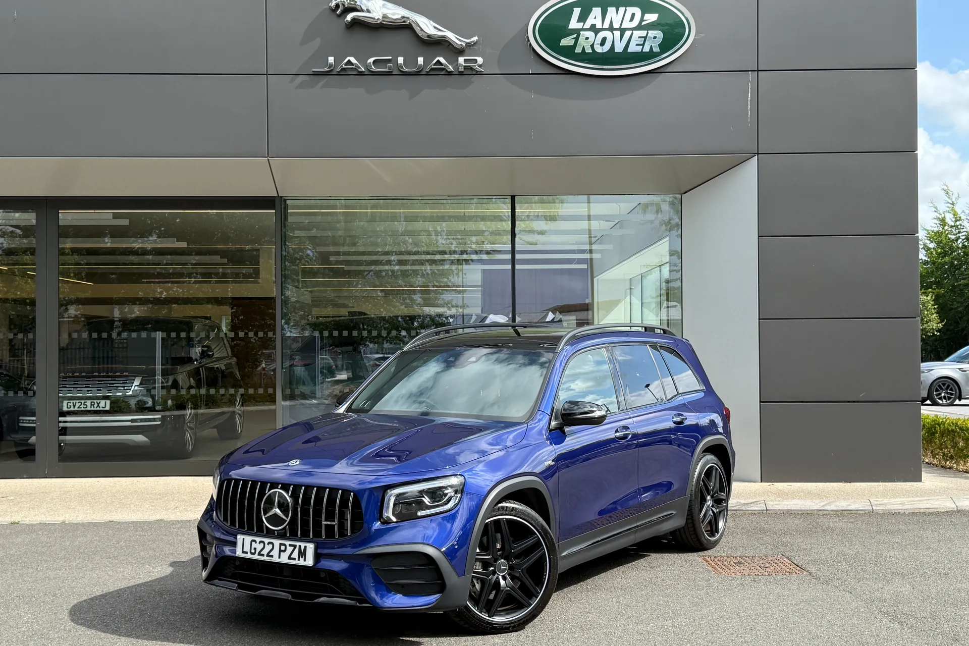 MERCEDES-BENZ GLB thumbnail image number 8