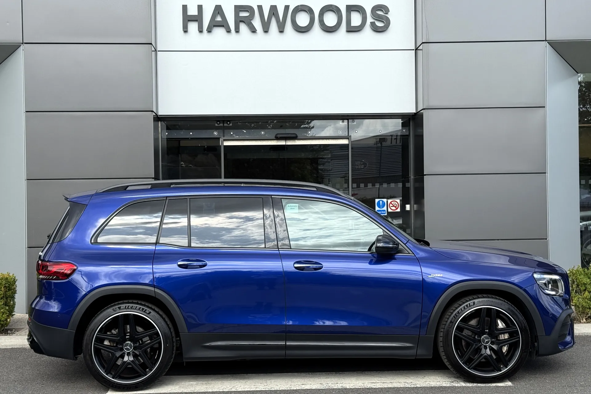 MERCEDES-BENZ GLB thumbnail image number 2