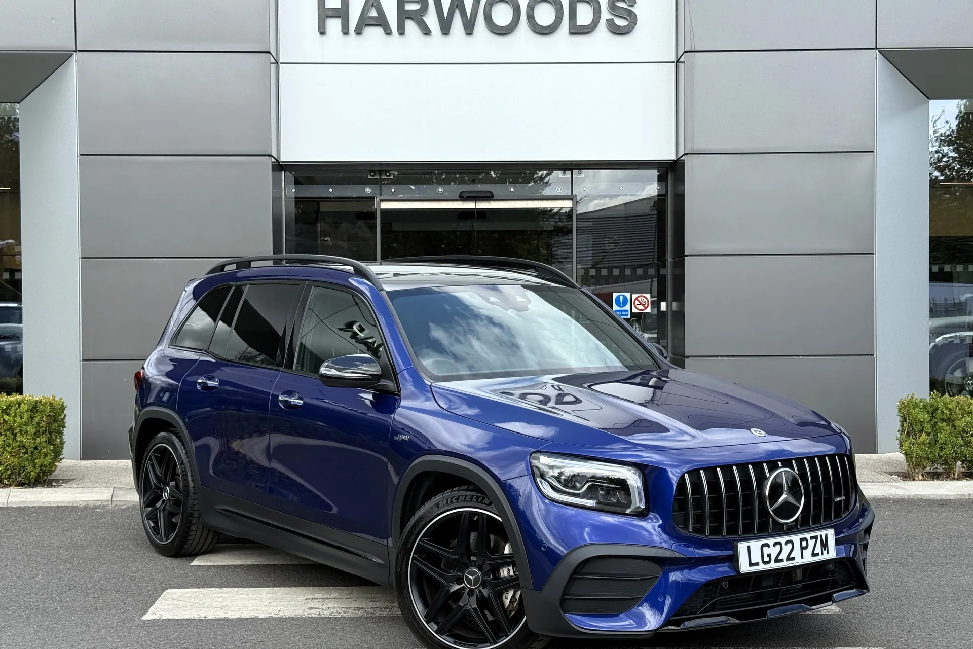 MERCEDES-BENZ GLB focused image