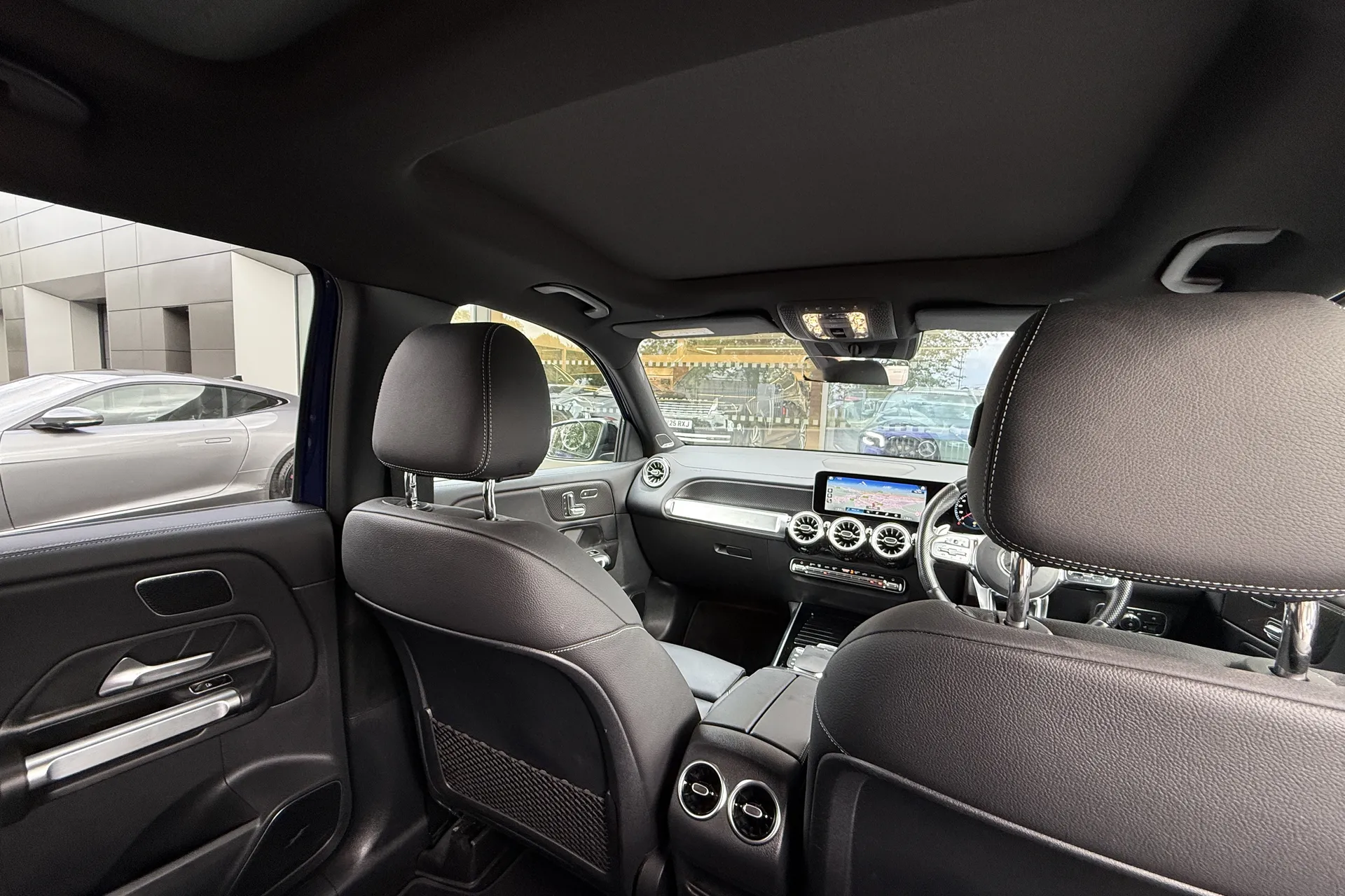 MERCEDES-BENZ GLB thumbnail image number 39