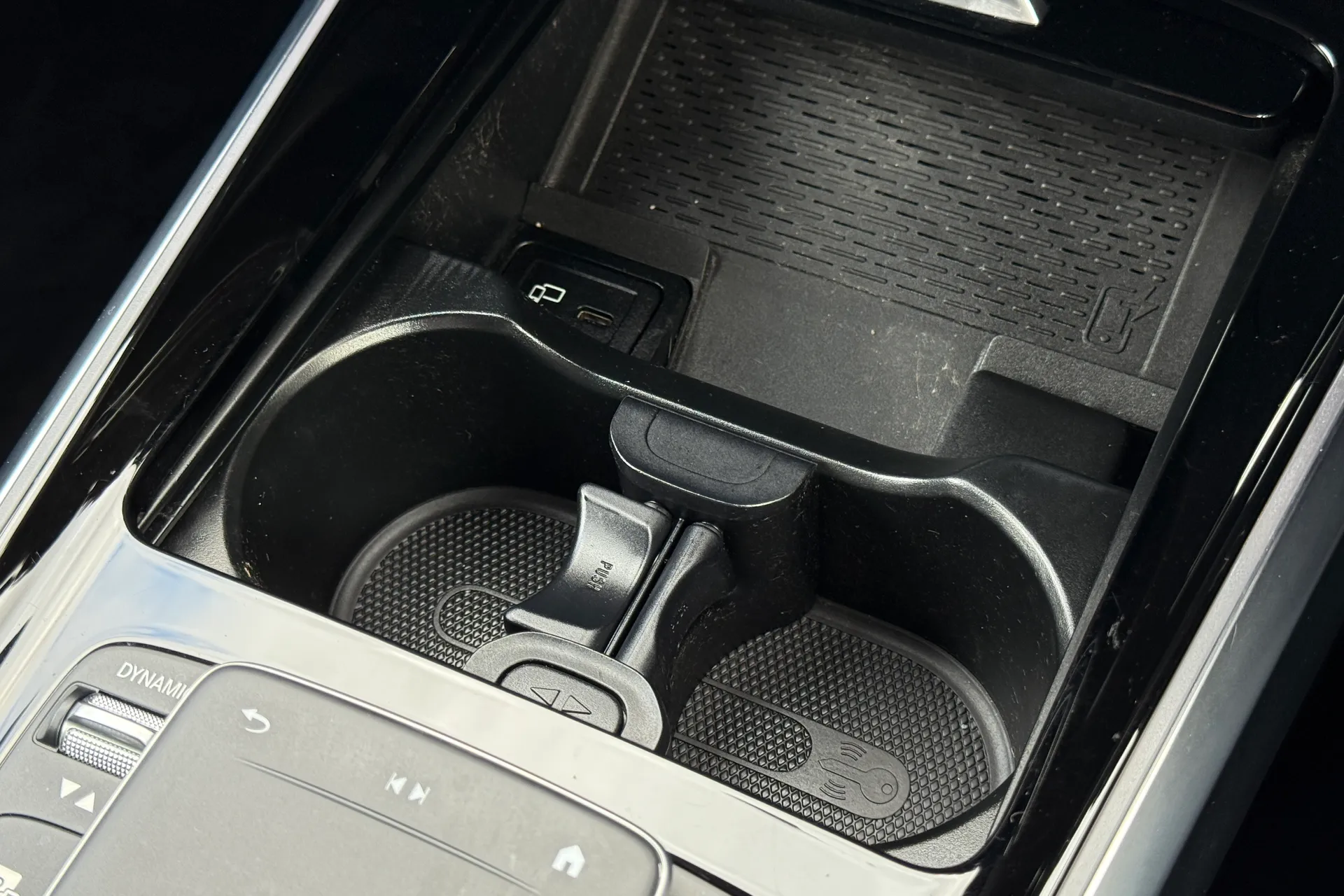 MERCEDES-BENZ GLB thumbnail image number 43
