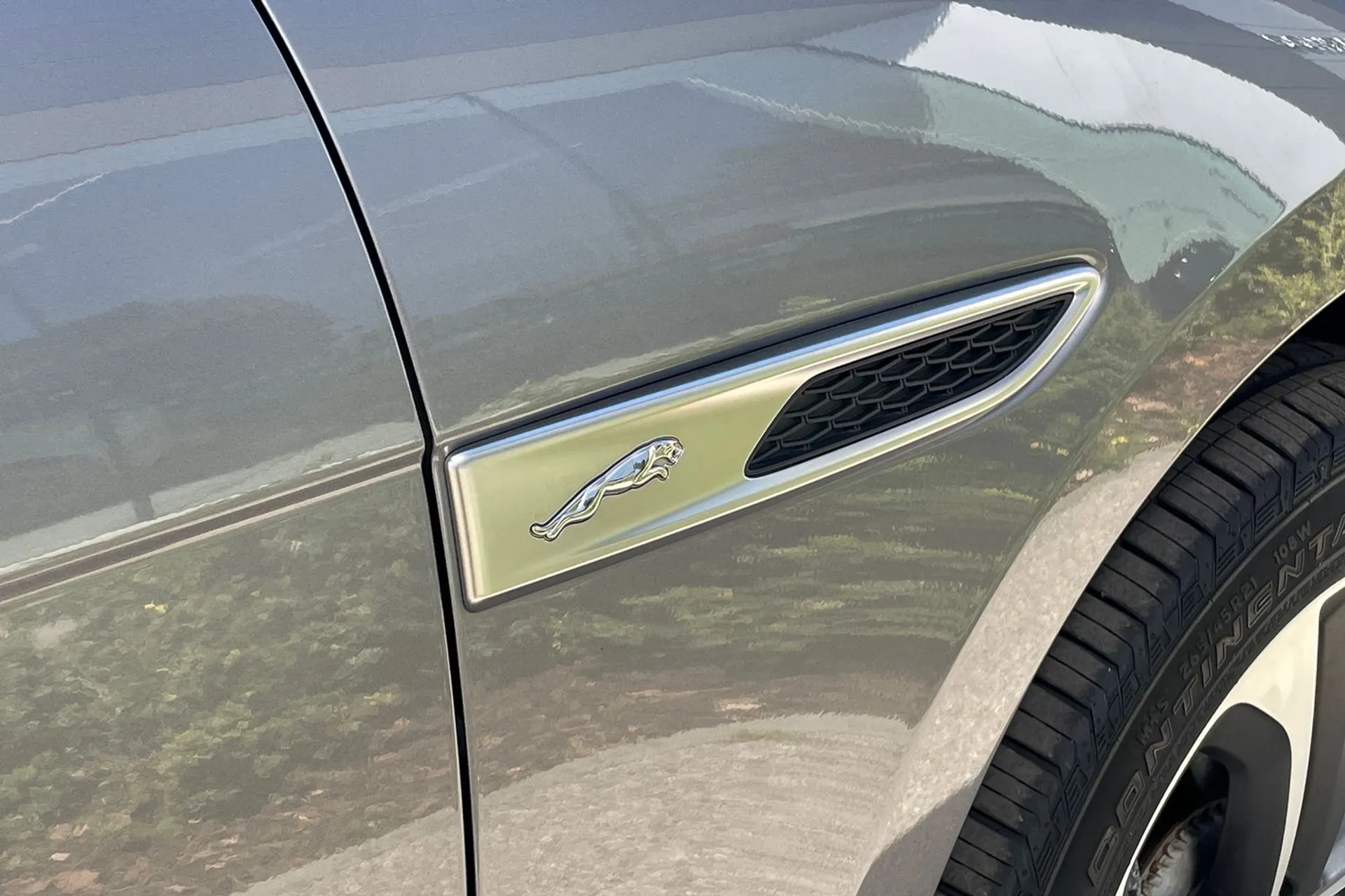 Jaguar F-PACE thumbnail image number 57
