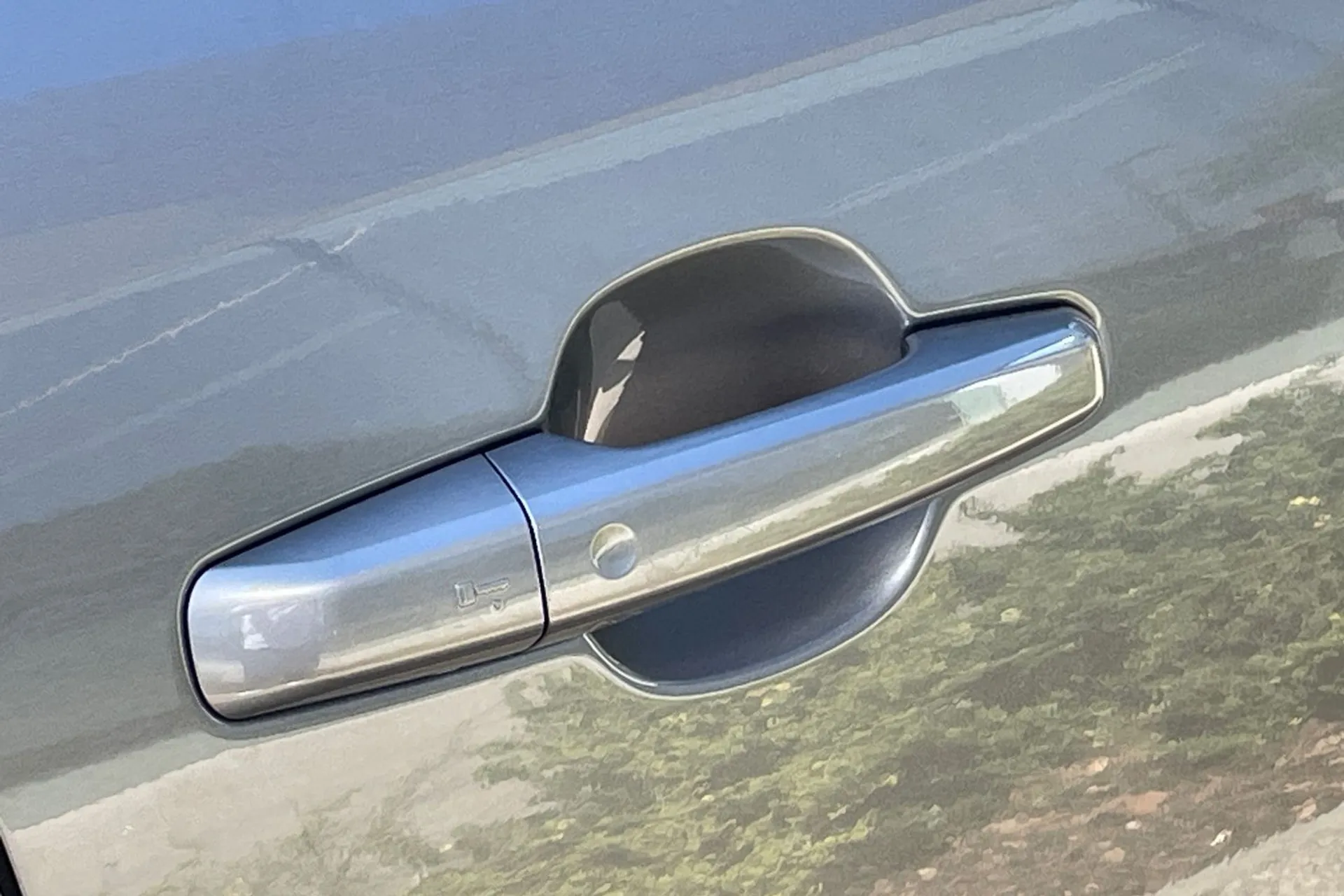 Jaguar F-PACE thumbnail image number 32