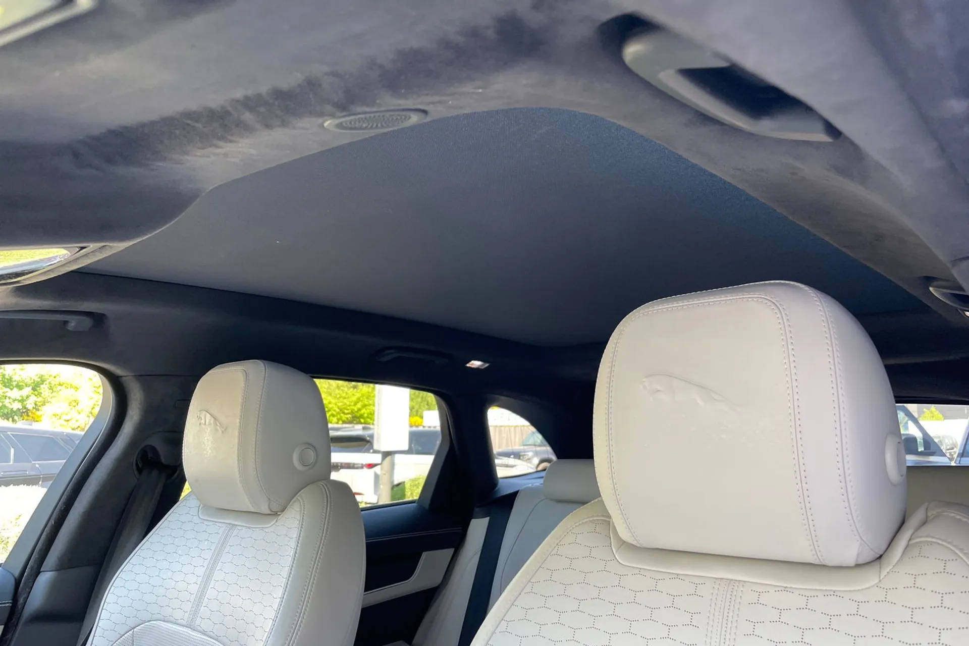 Jaguar F-PACE thumbnail image number 6