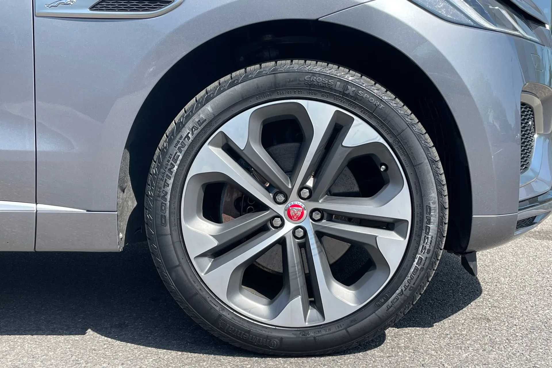 Jaguar F-PACE thumbnail image number 17