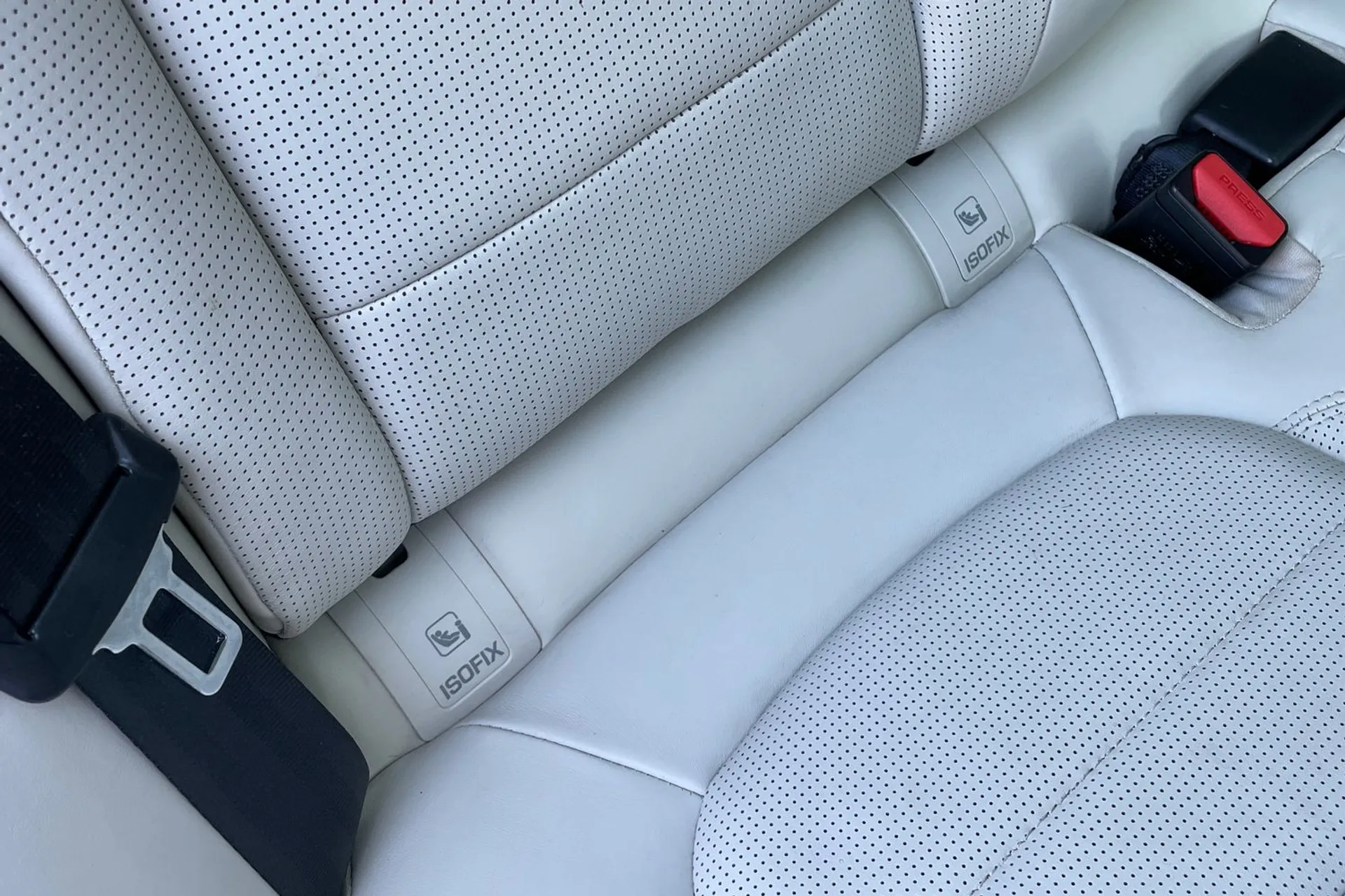 Jaguar F-PACE thumbnail image number 40