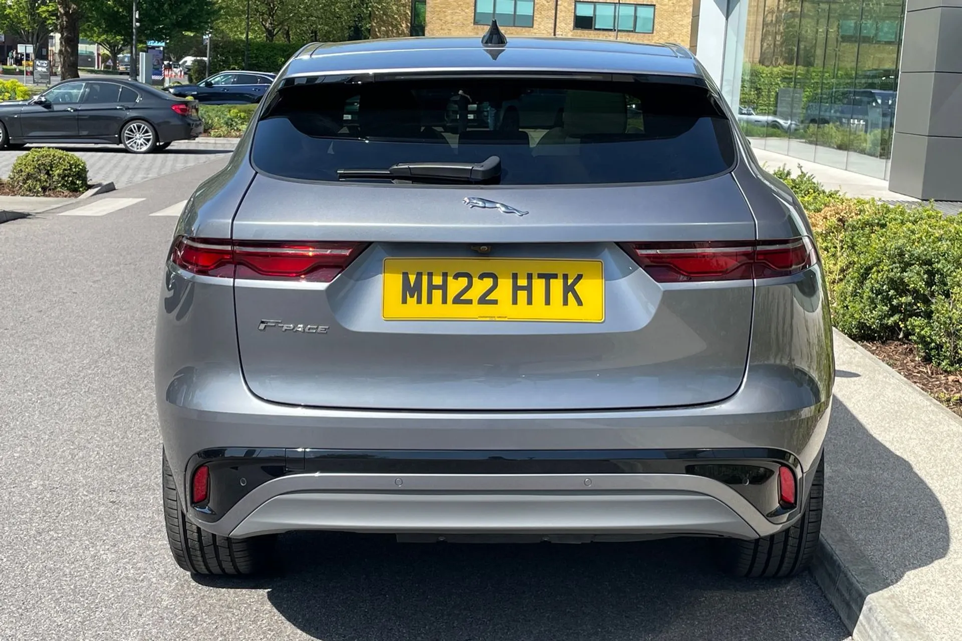Jaguar F-PACE thumbnail image number 13