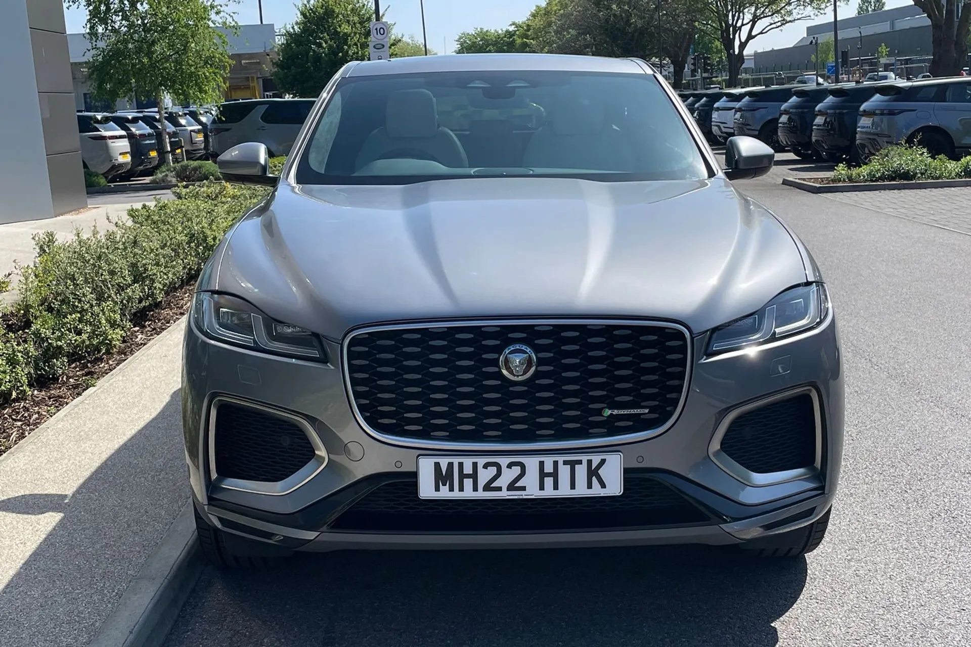 Jaguar F-PACE thumbnail image number 16