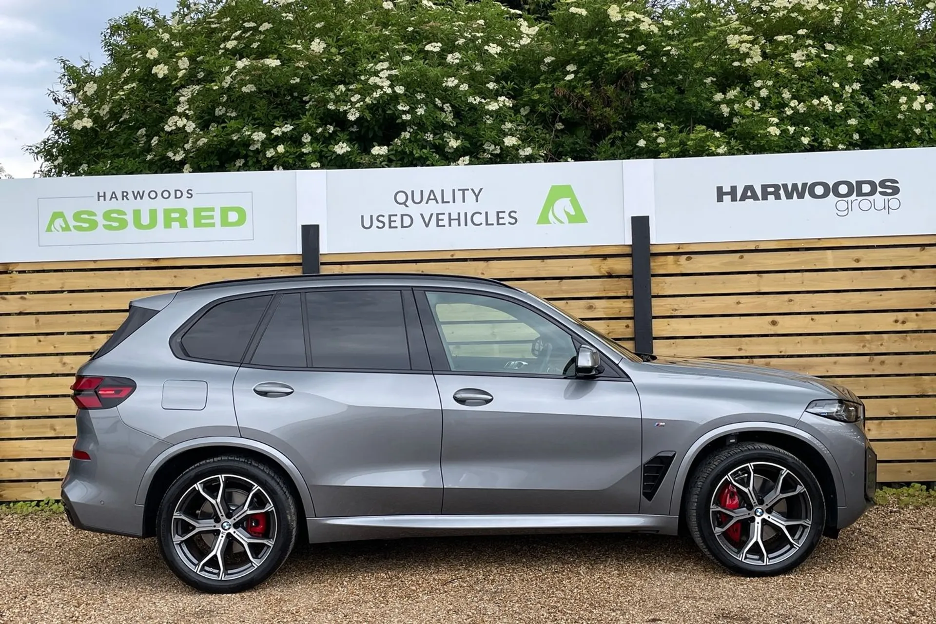 BMW X5 thumbnail image number 2