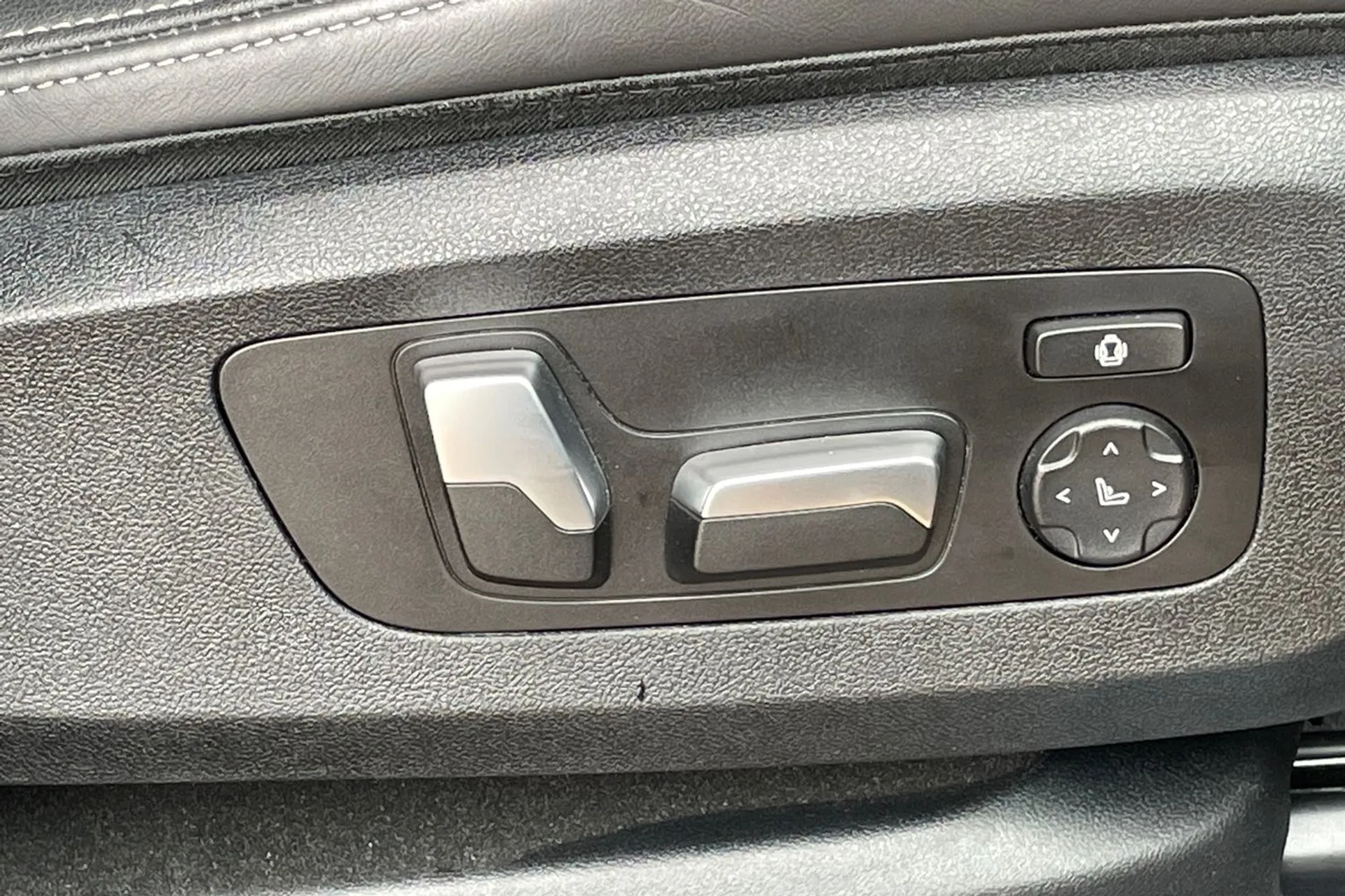 BMW X5 thumbnail image number 43