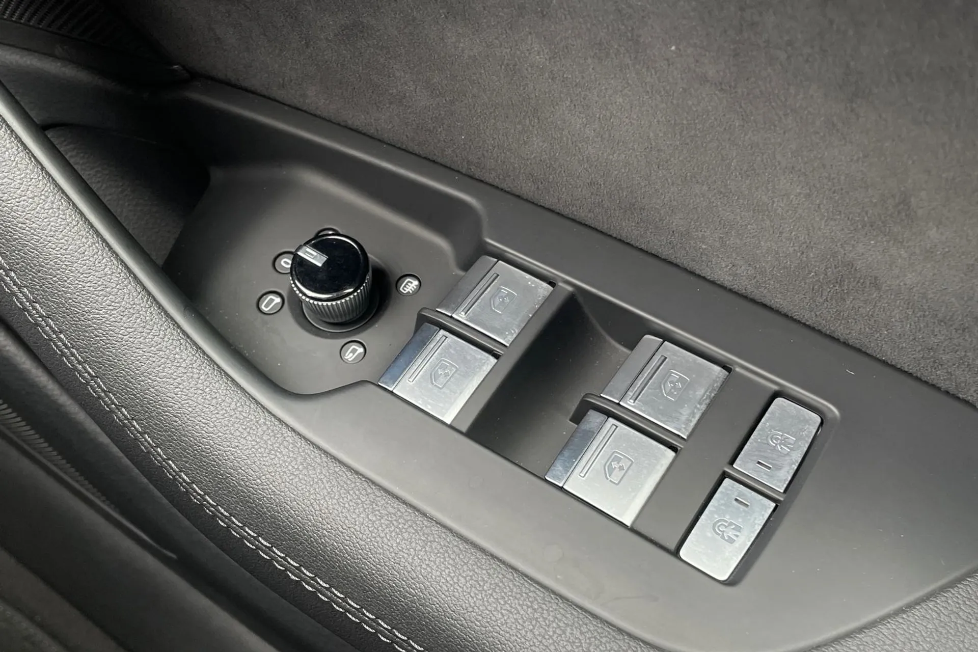 Audi RS6 thumbnail image number 19