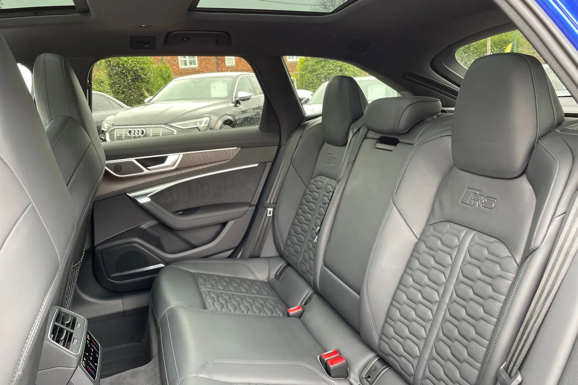 Audi RS6 thumbnail image number 40