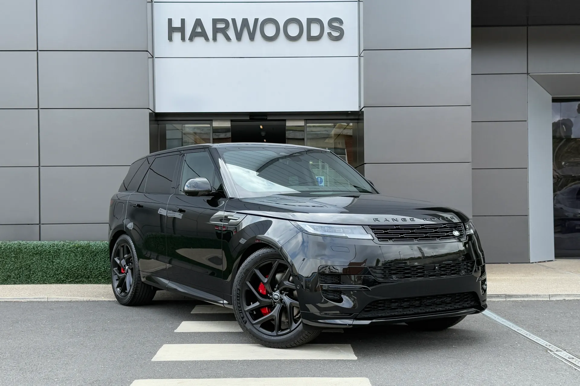 LAND ROVER RANGE ROVER SPORT focused image