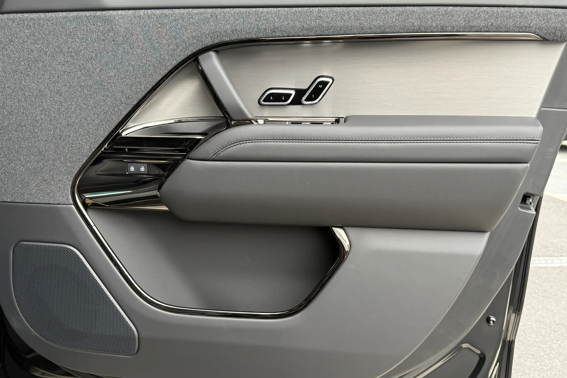 LAND ROVER RANGE ROVER SPORT thumbnail image number 26