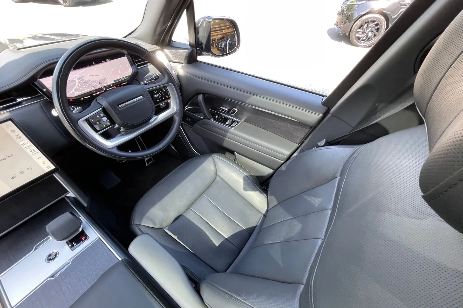 LAND ROVER RANGE ROVER thumbnail image number 14