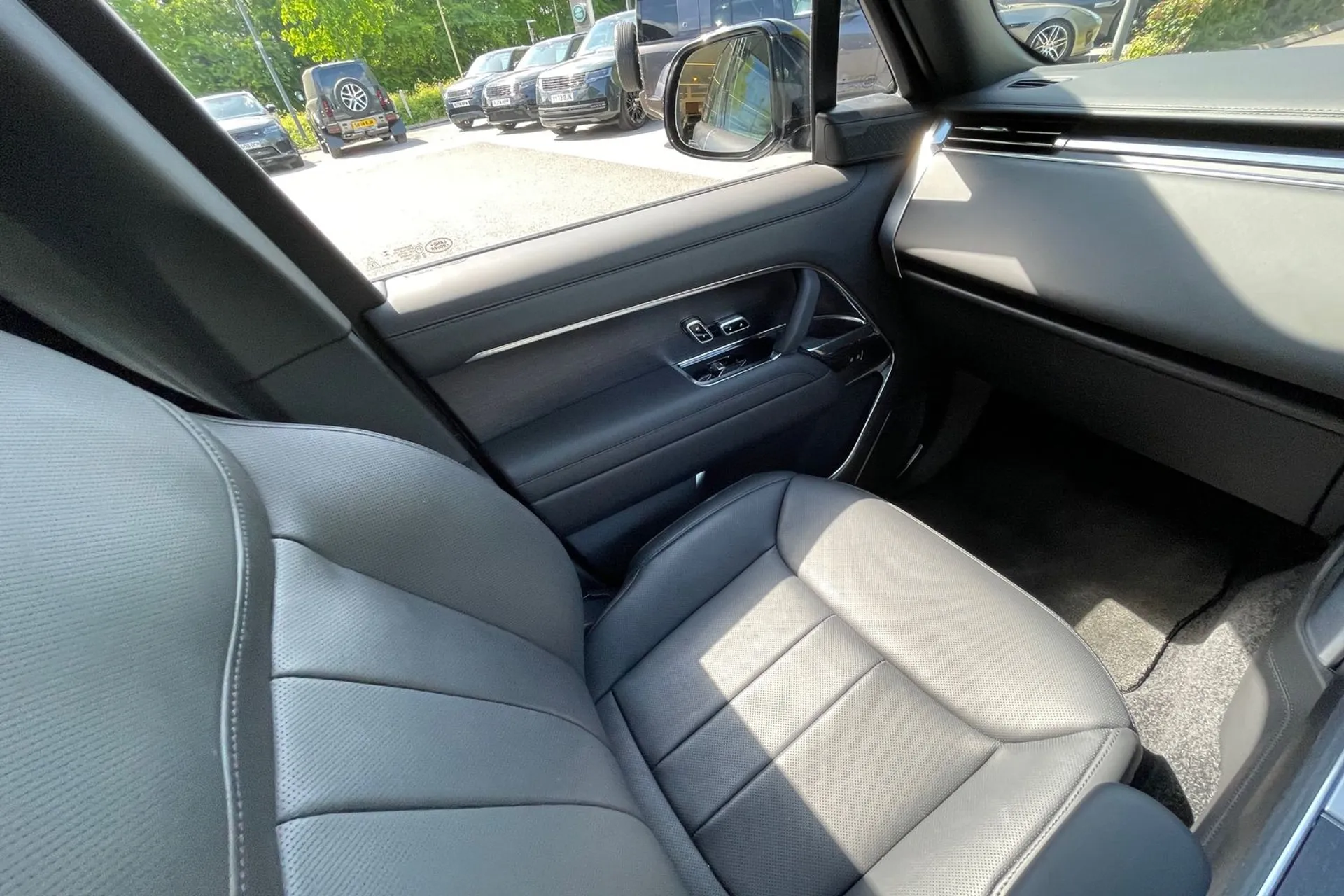 LAND ROVER RANGE ROVER thumbnail image number 13
