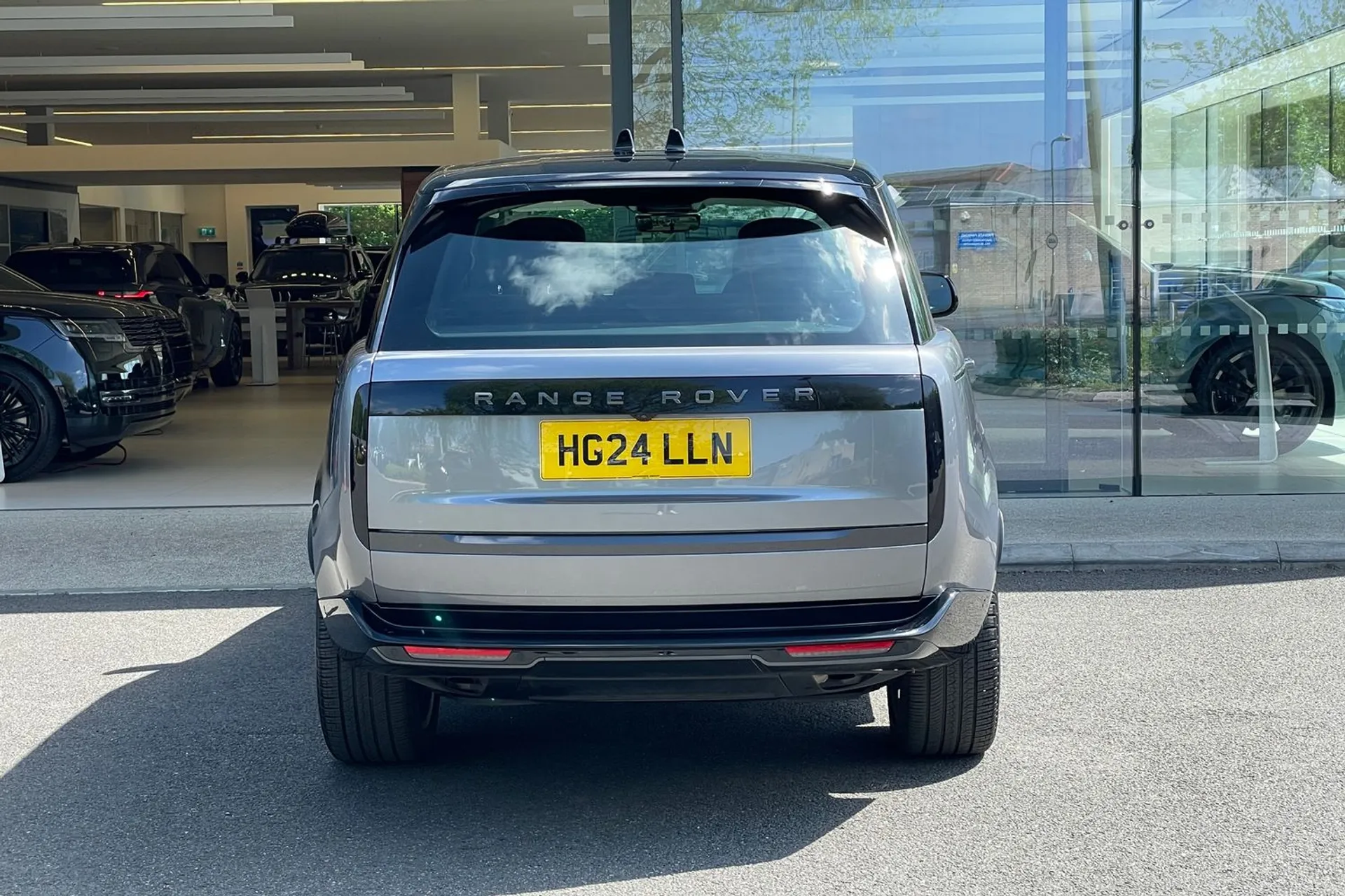LAND ROVER RANGE ROVER thumbnail image number 8