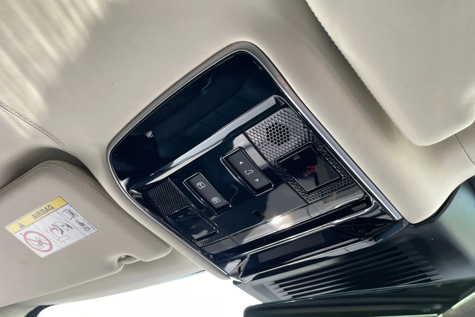 LAND ROVER RANGE ROVER thumbnail image number 60
