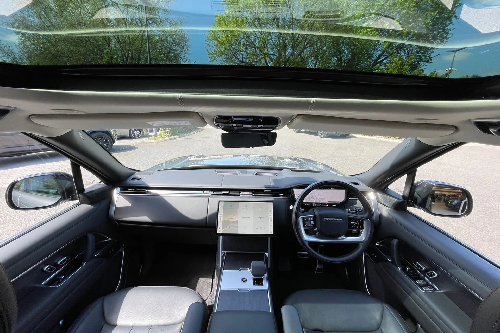 LAND ROVER RANGE ROVER thumbnail image number 3