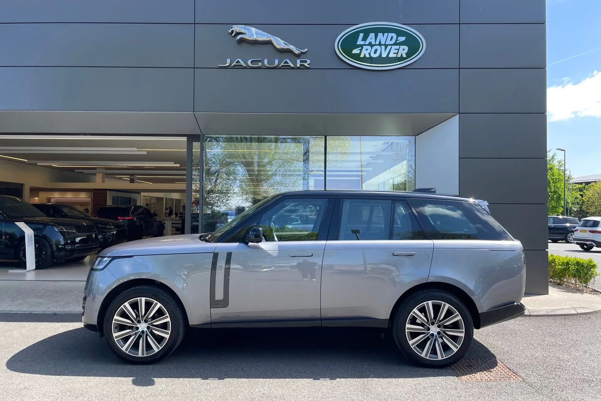 LAND ROVER RANGE ROVER thumbnail image number 28
