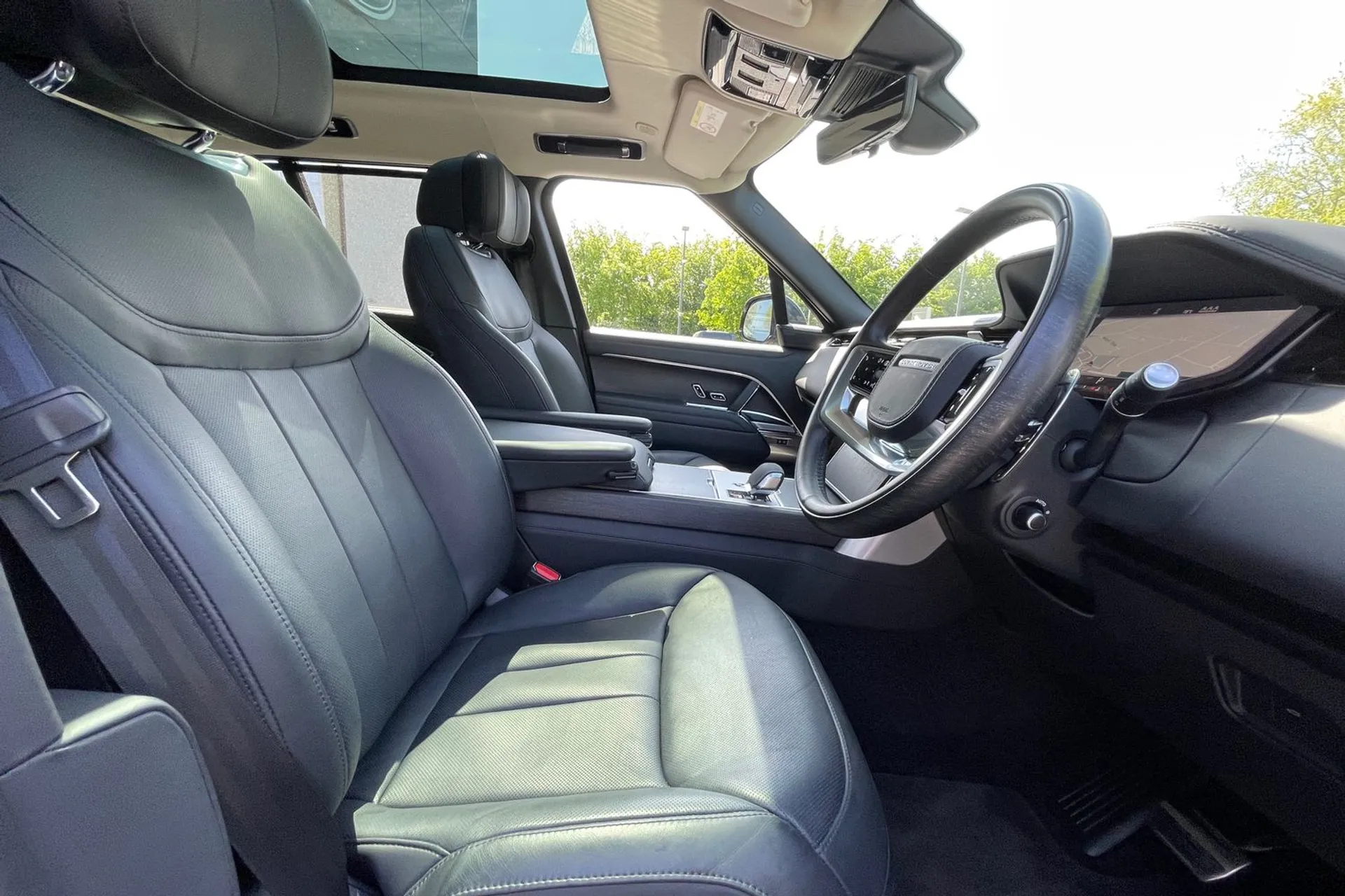 LAND ROVER RANGE ROVER thumbnail image number 9