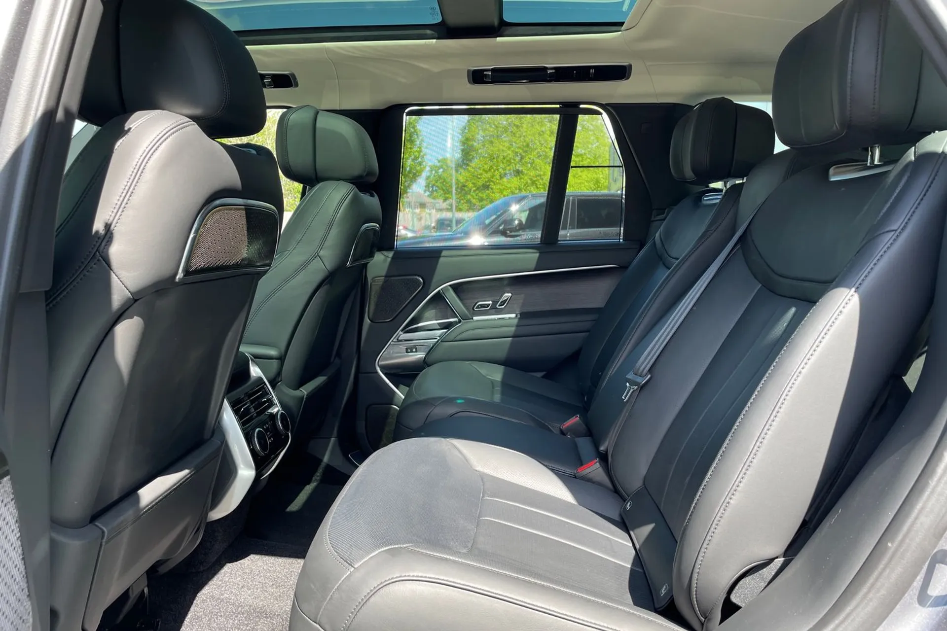 LAND ROVER RANGE ROVER thumbnail image number 56