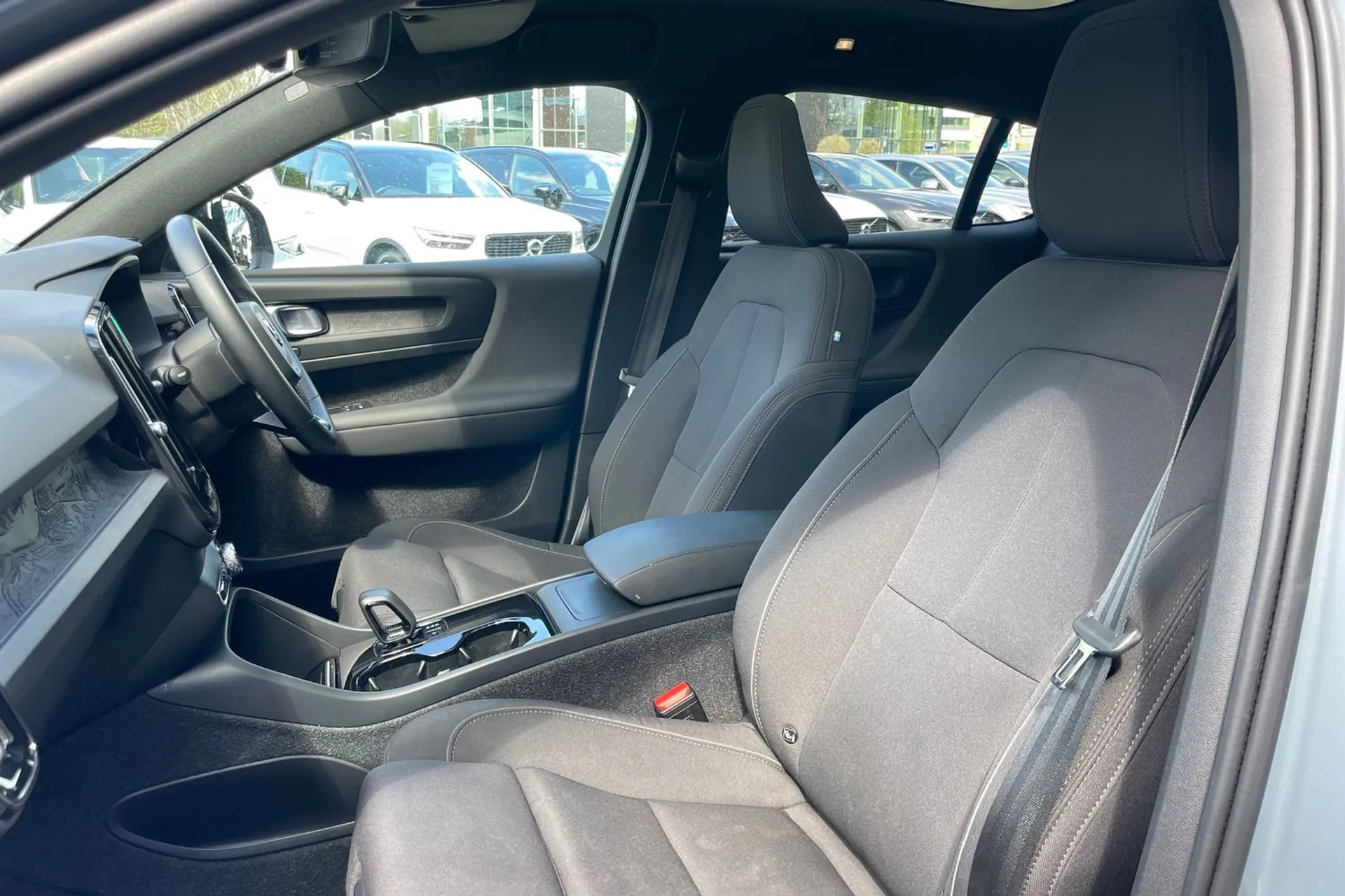 Volvo C40 thumbnail image number 27
