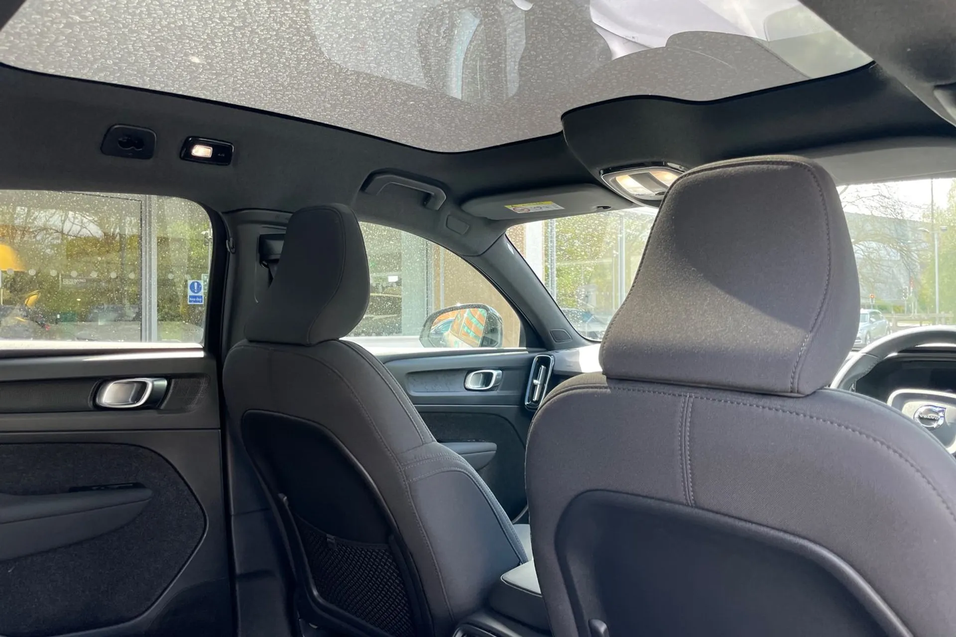 Volvo C40 thumbnail image number 23