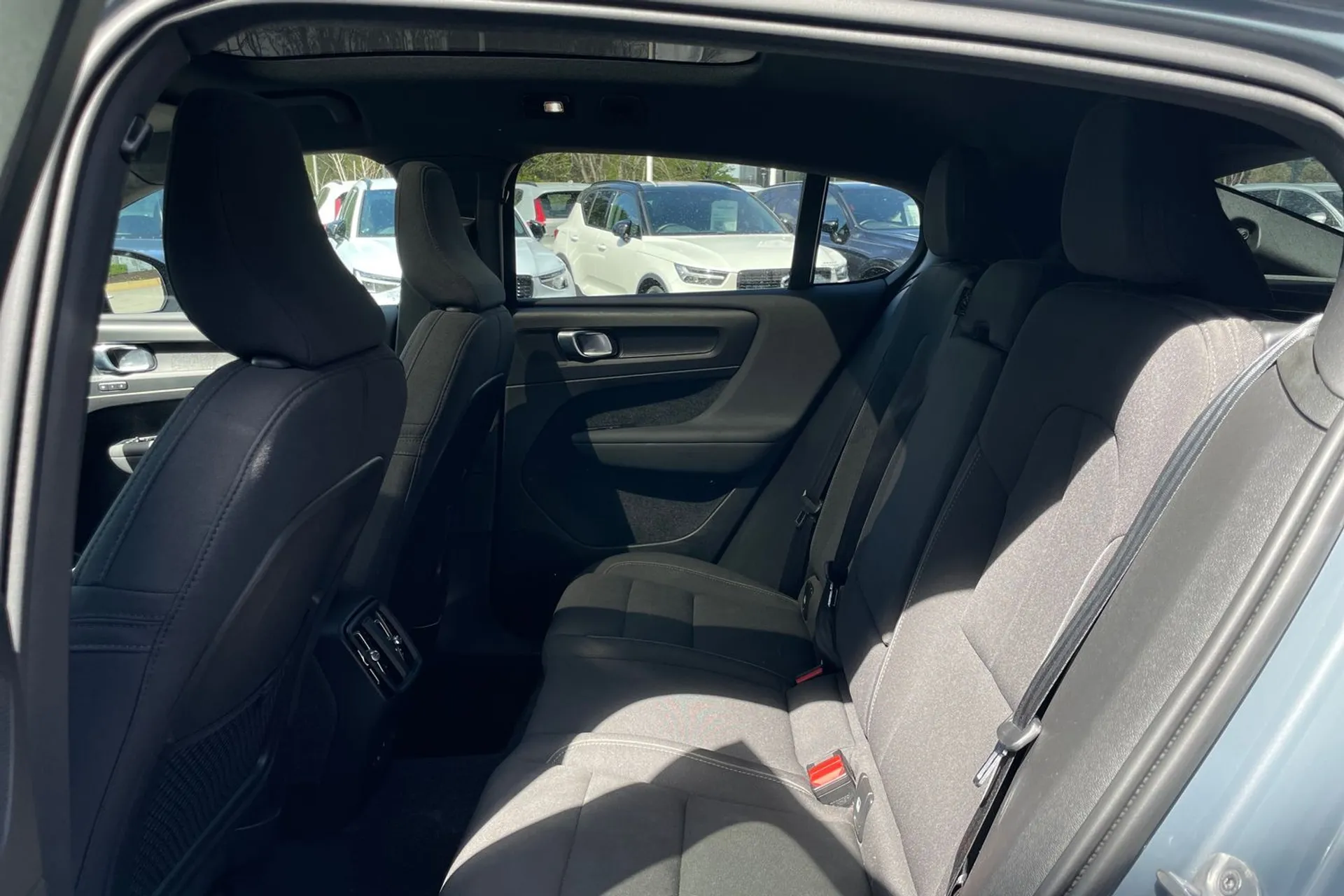 Volvo C40 thumbnail image number 29