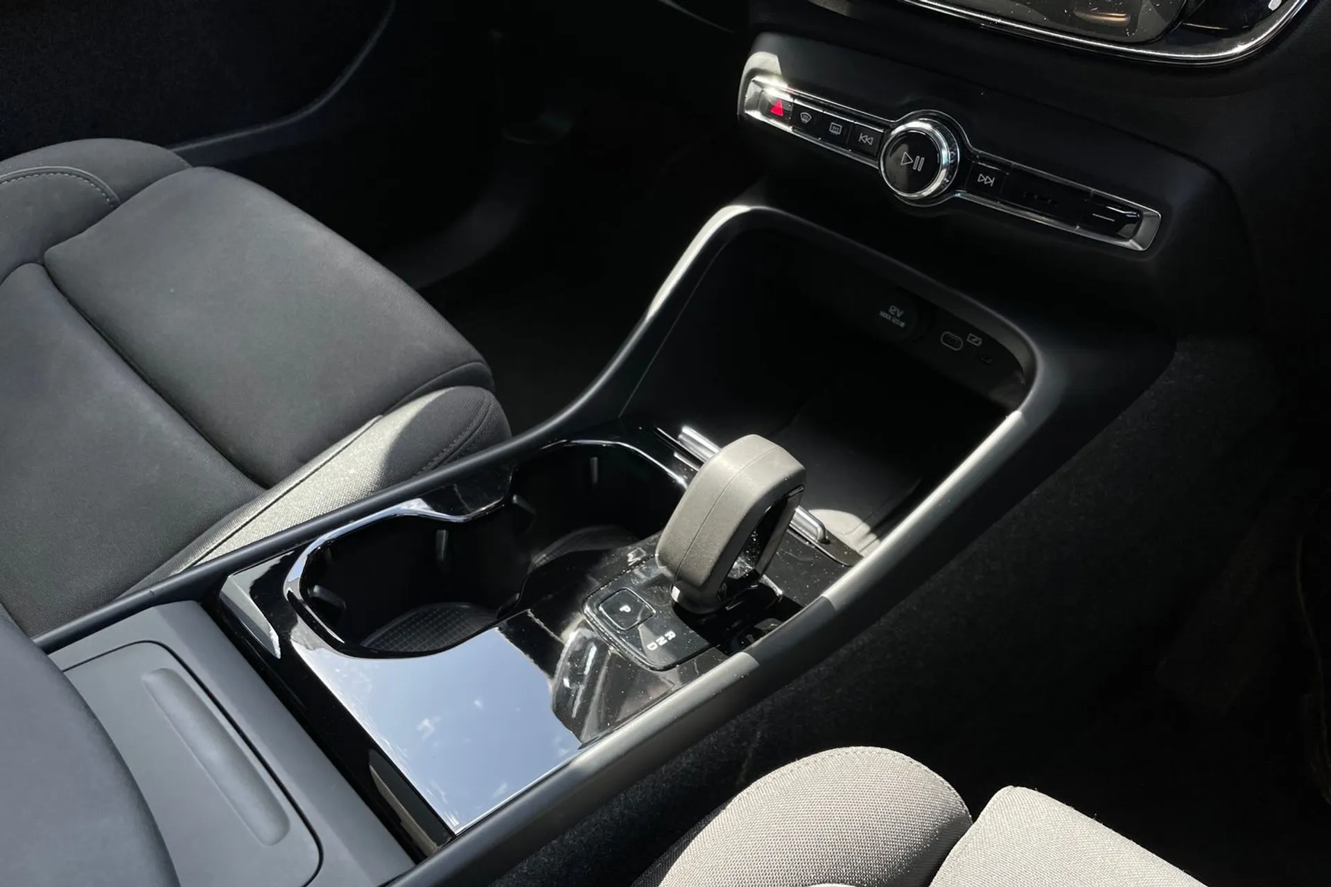 Volvo C40 thumbnail image number 41