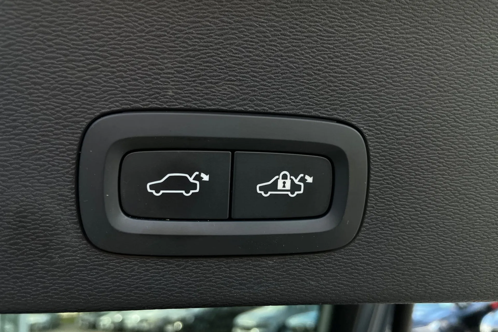 Volvo C40 thumbnail image number 20