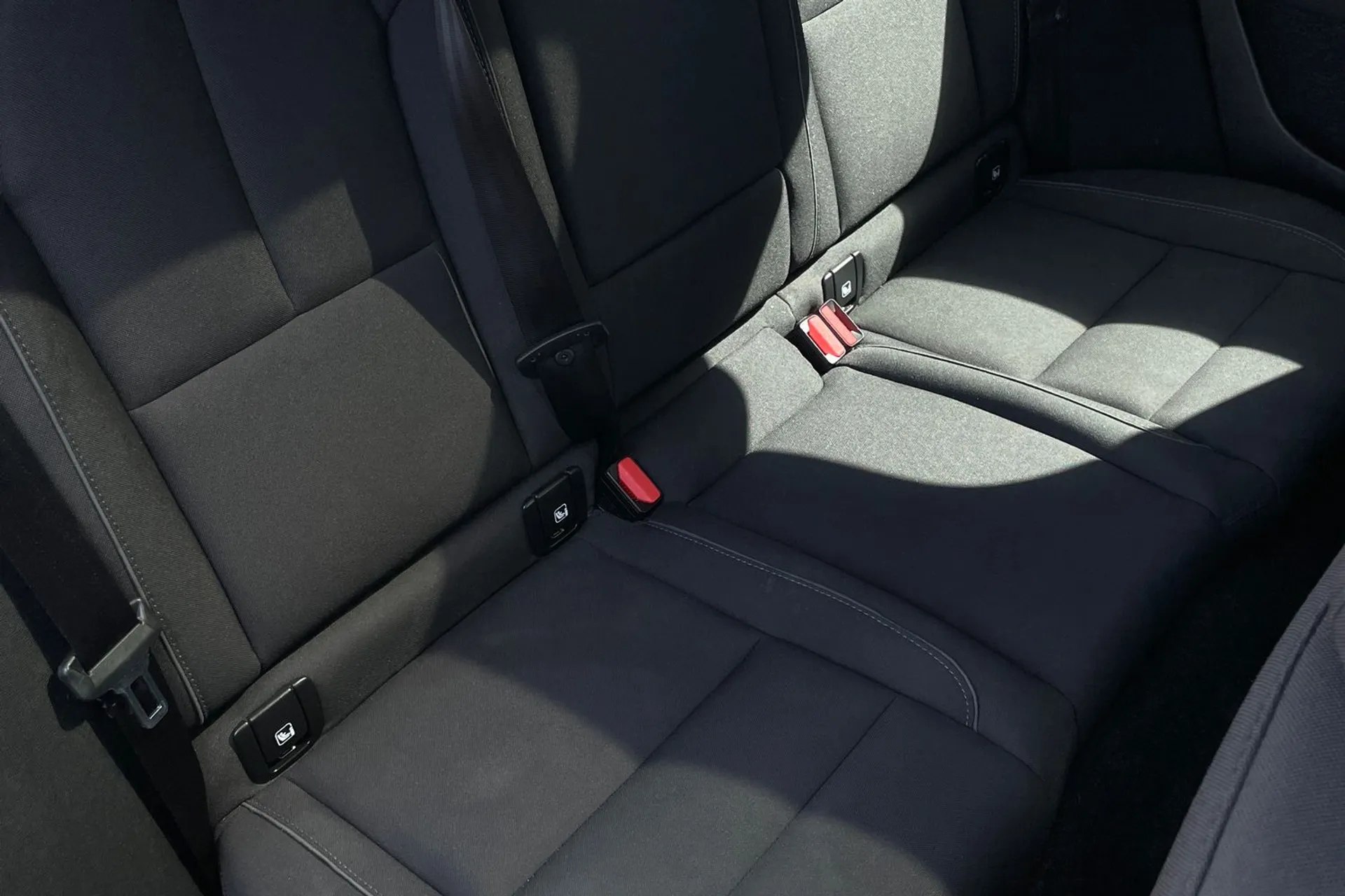 Volvo C40 thumbnail image number 24