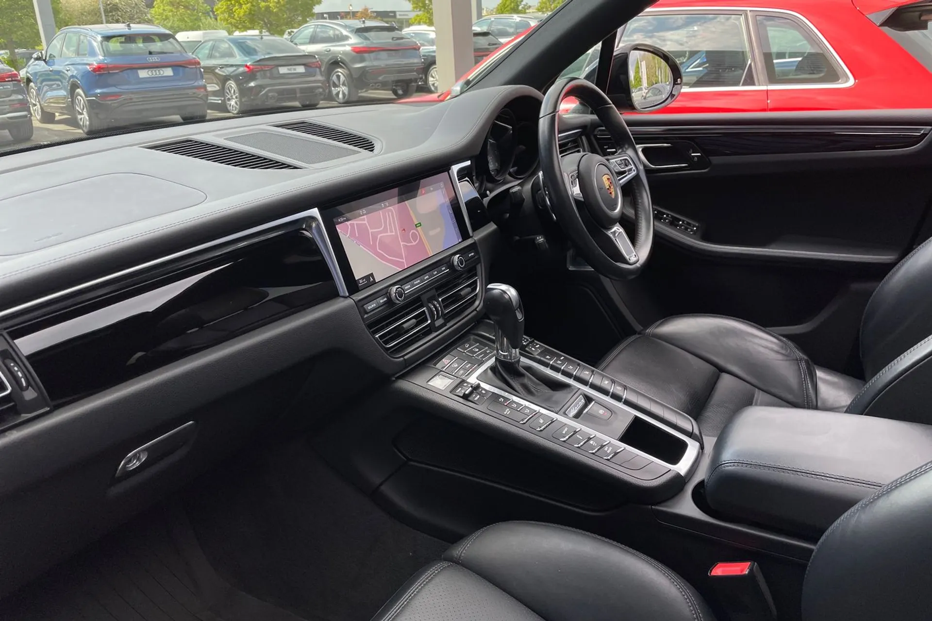 Porsche MACAN thumbnail image number 26