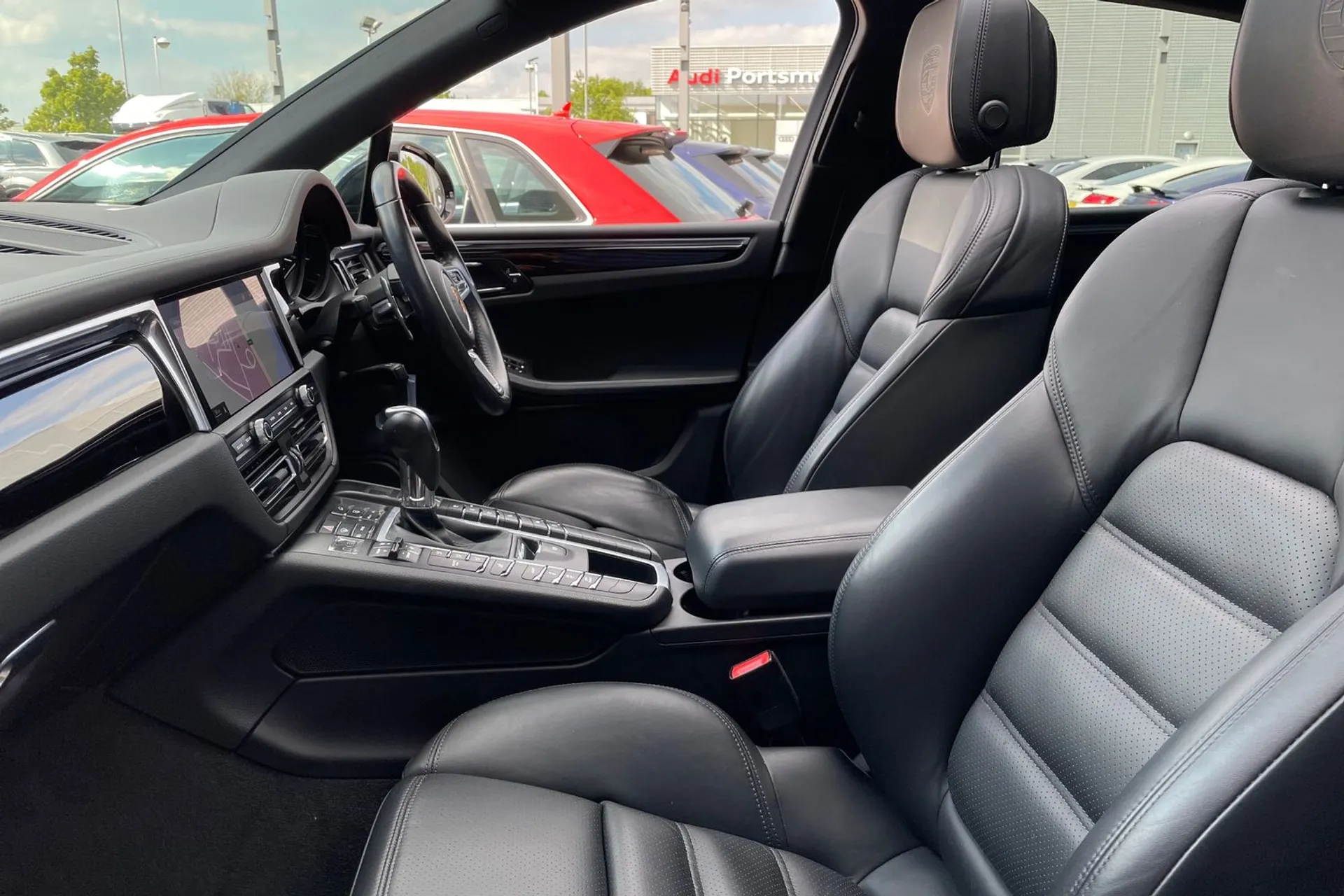 Porsche MACAN thumbnail image number 27