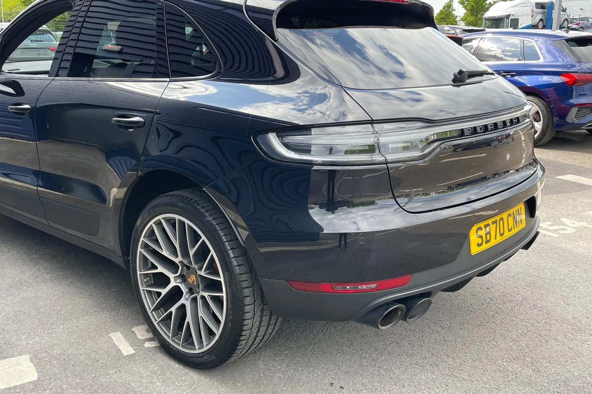 Porsche MACAN thumbnail image number 16
