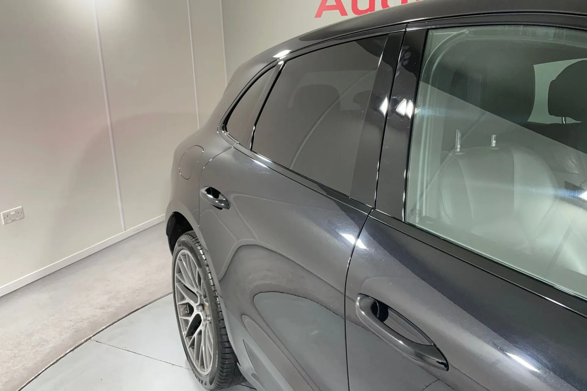 Porsche MACAN thumbnail image number 13