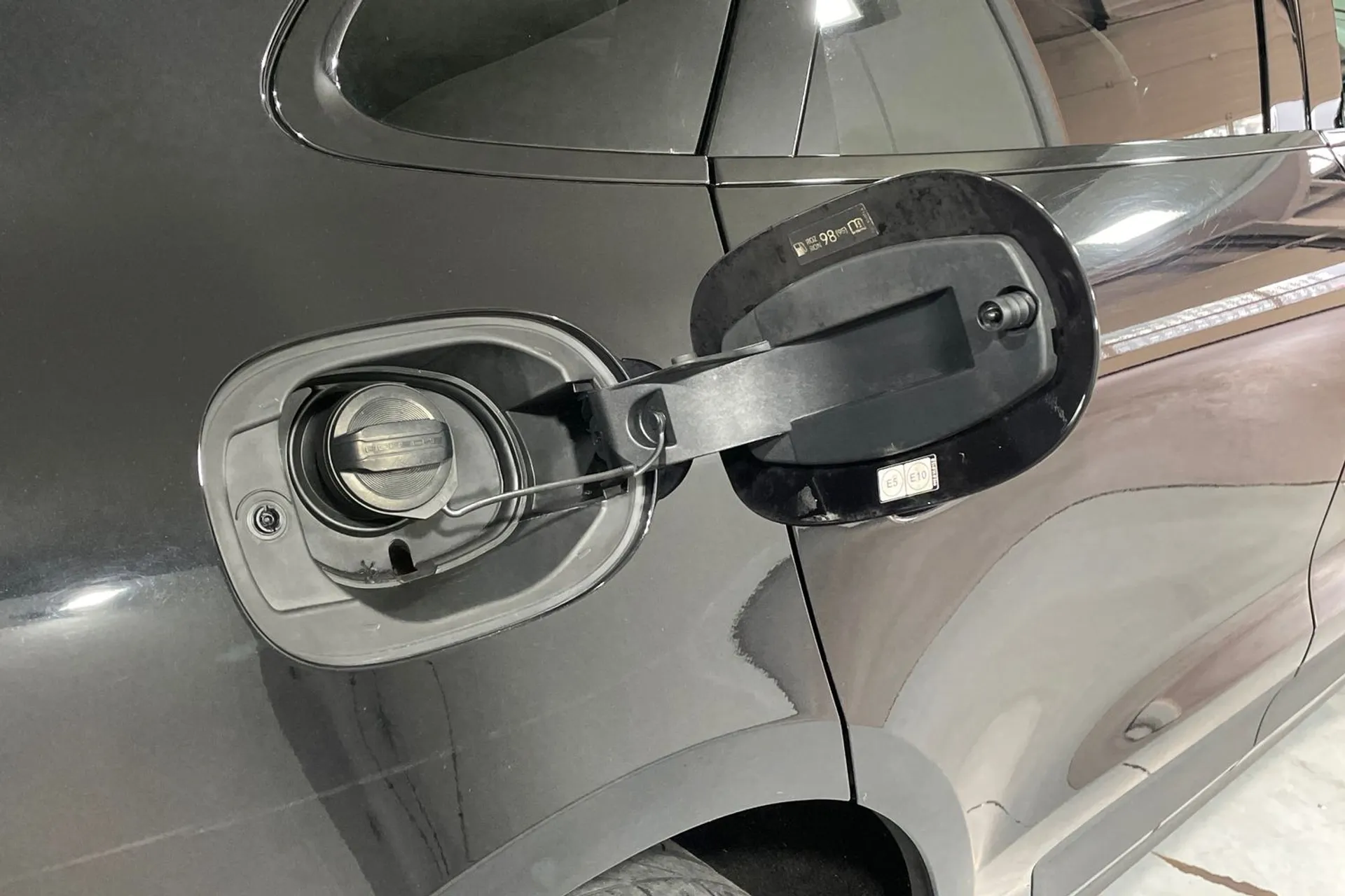 Porsche MACAN thumbnail image number 17