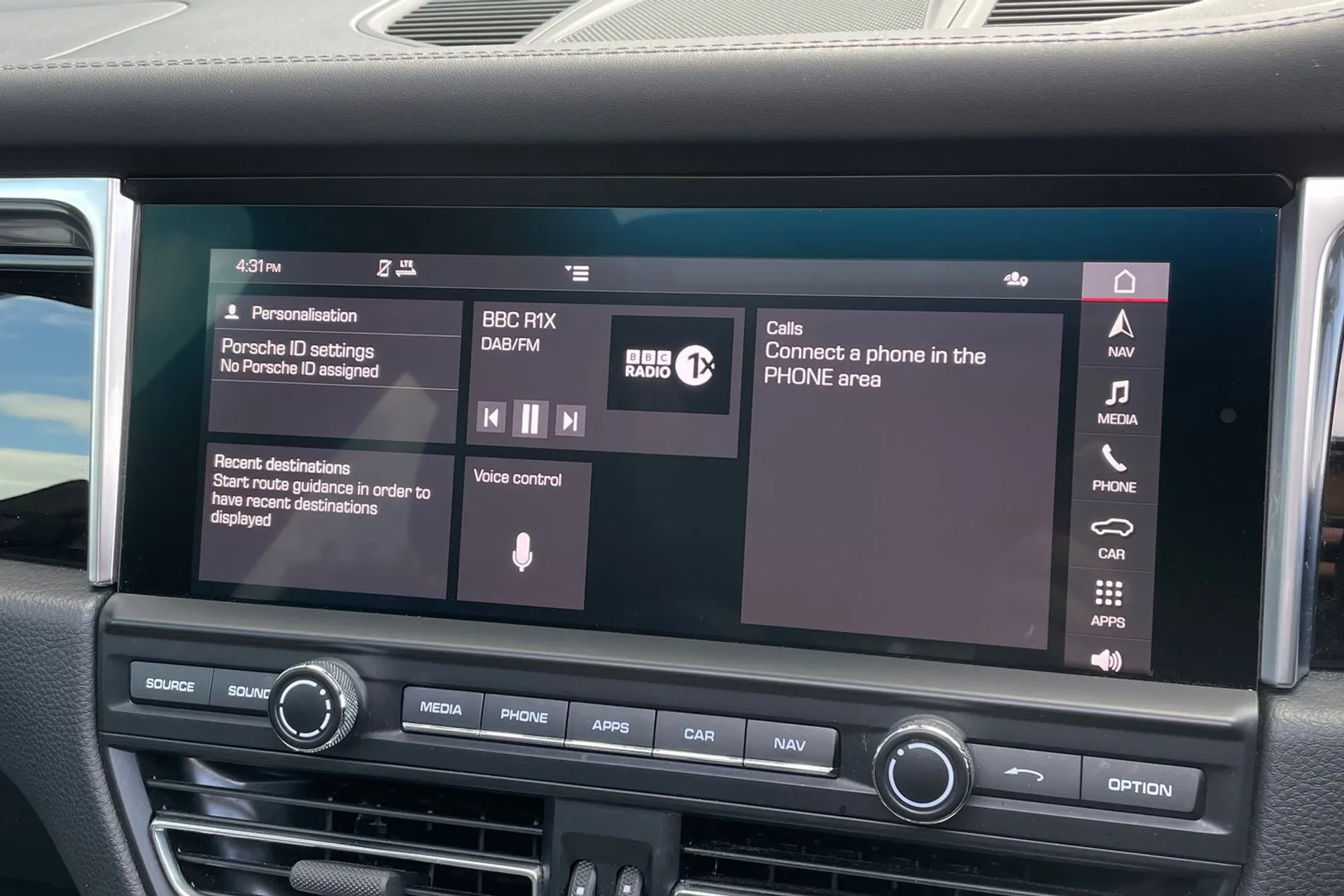 Porsche MACAN thumbnail image number 43