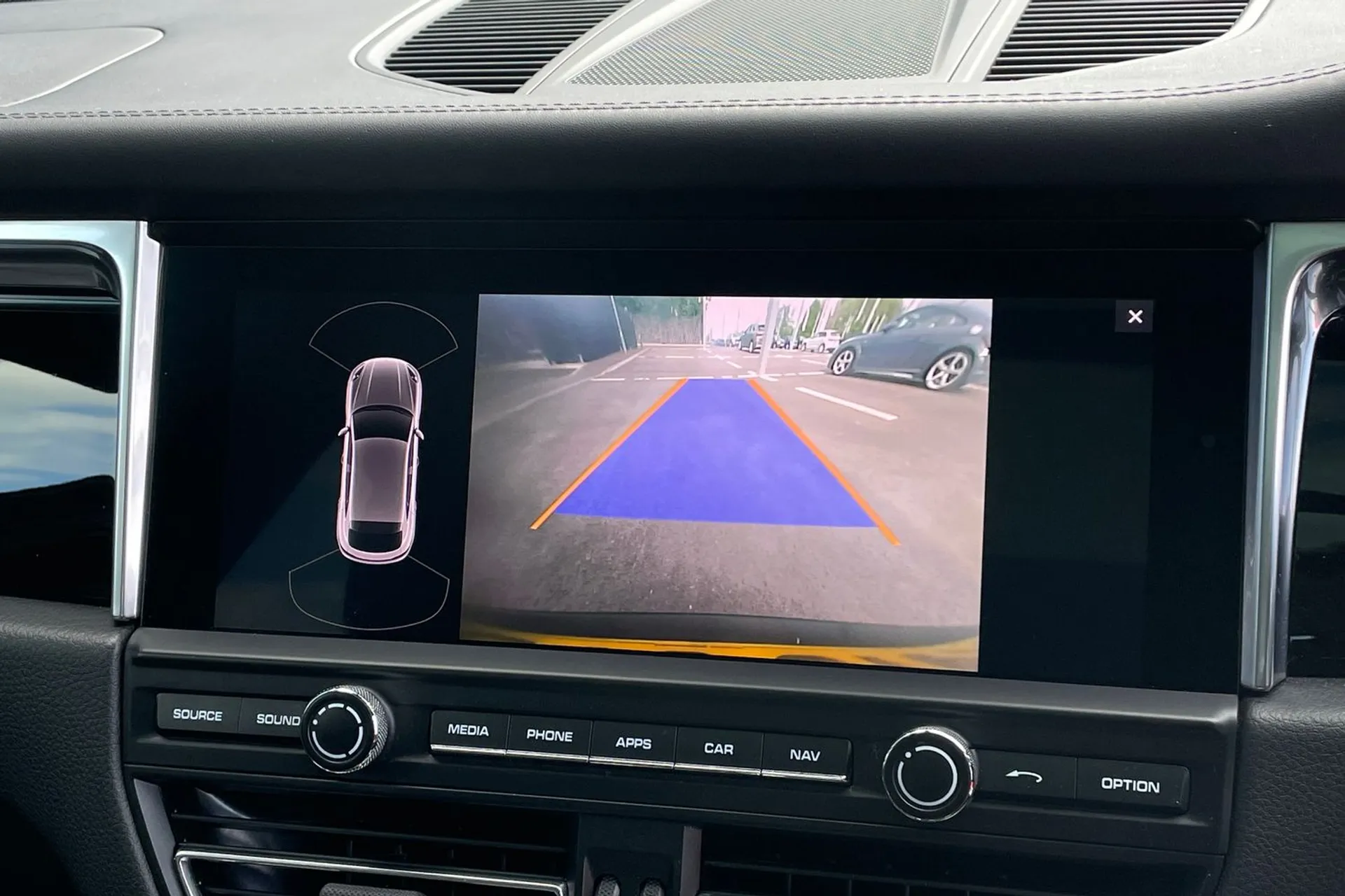 Porsche MACAN thumbnail image number 37