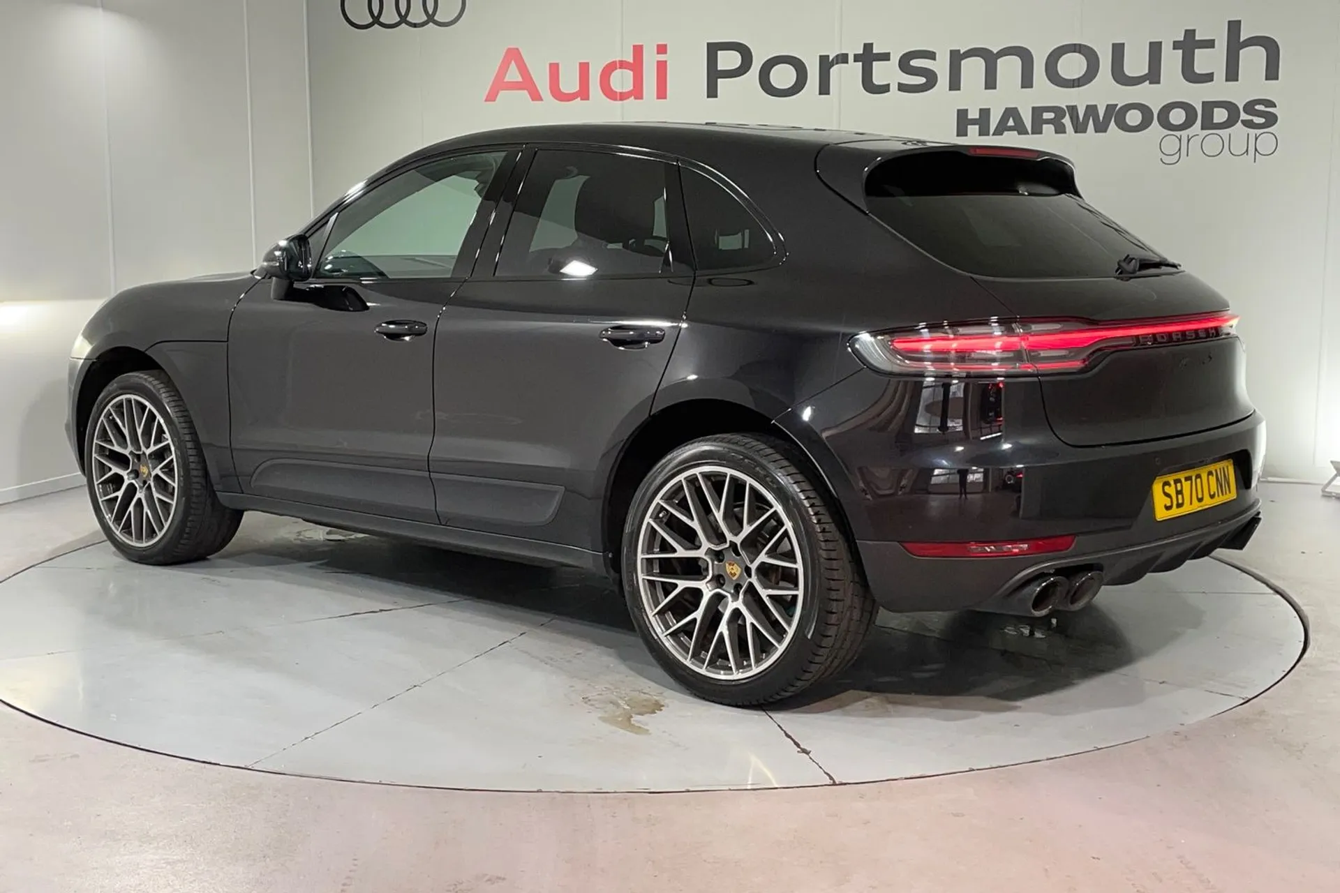 Porsche MACAN thumbnail image number 8