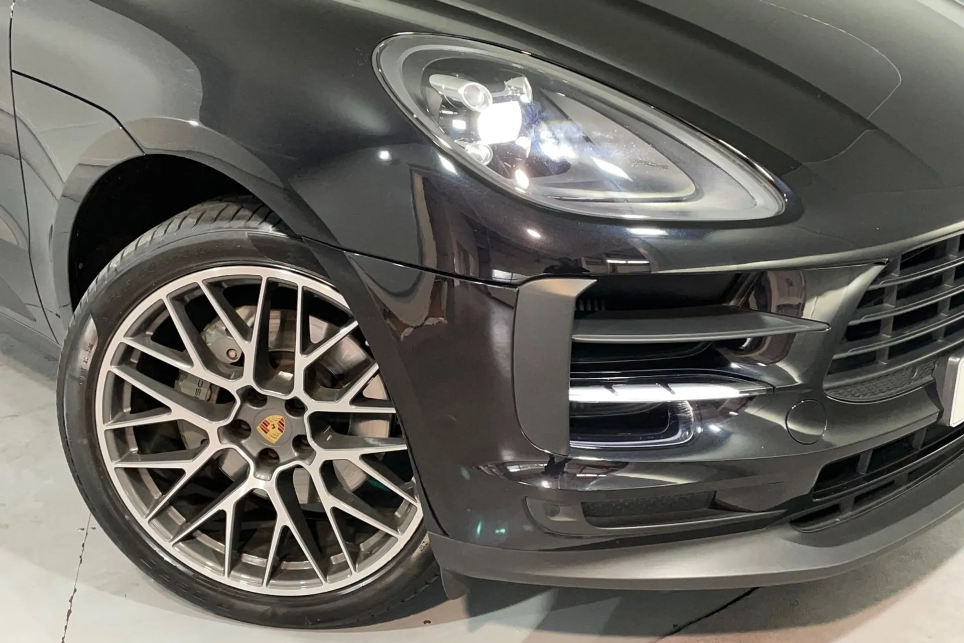 Porsche MACAN thumbnail image number 9