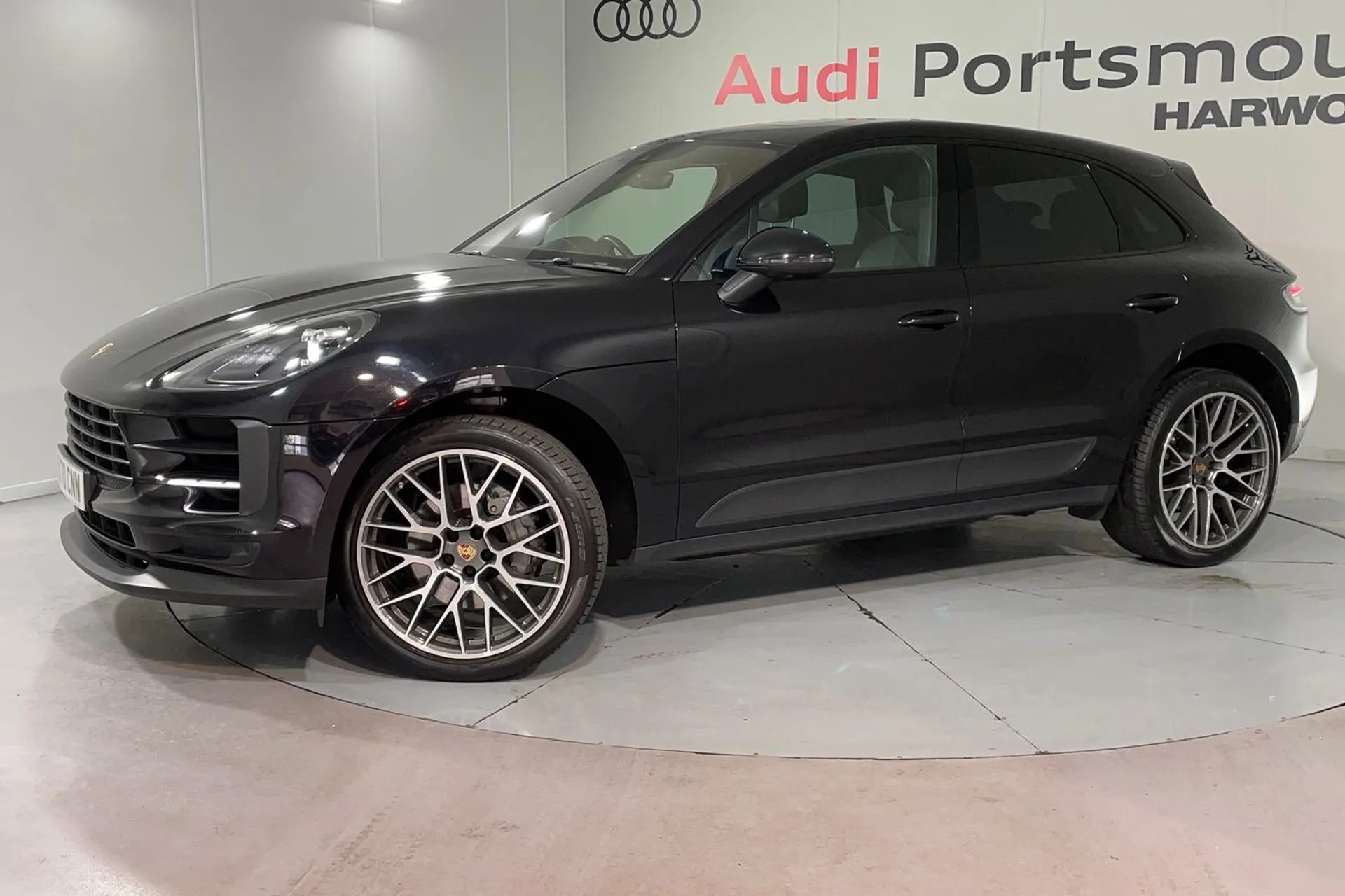 Porsche MACAN thumbnail image number 5