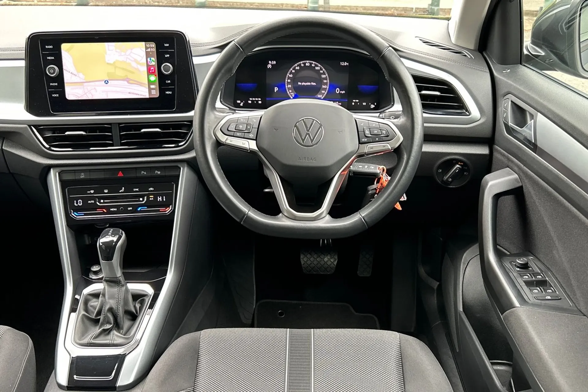 VOLKSWAGEN T-ROC thumbnail image number 40