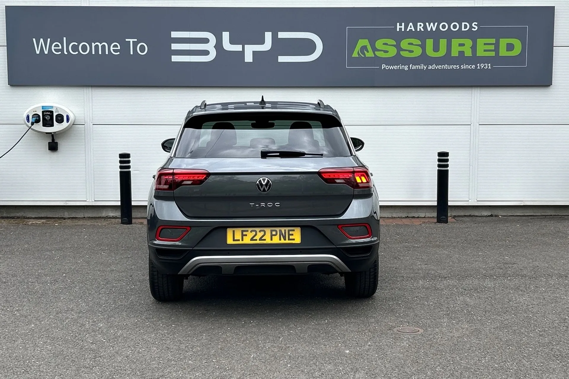 VOLKSWAGEN T-ROC thumbnail image number 7